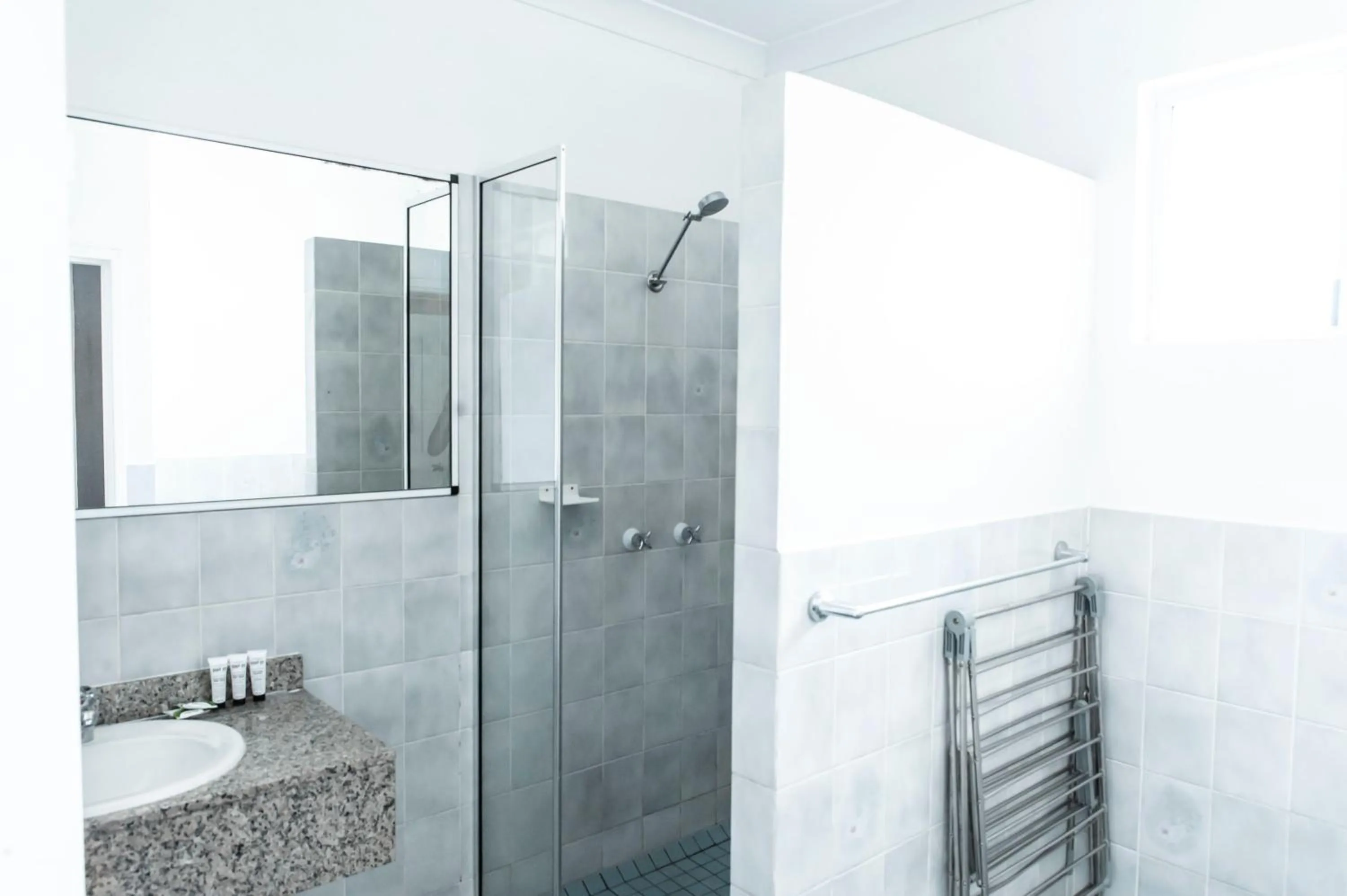 Shower in Motel Nomad