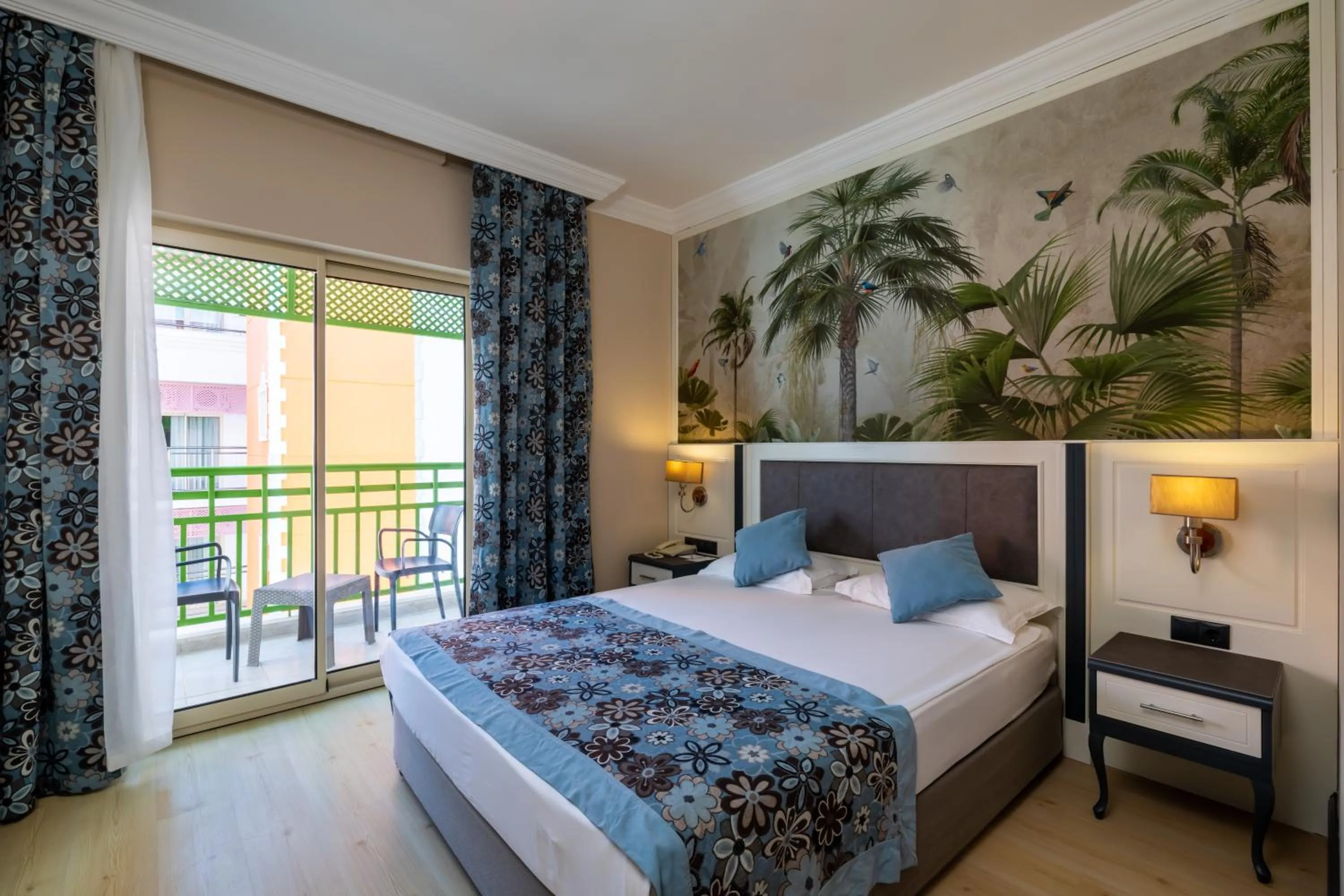 Balcony/Terrace, Bed in Crystal Paraiso Verde Resort & Spa - Ultimate All Inclusive