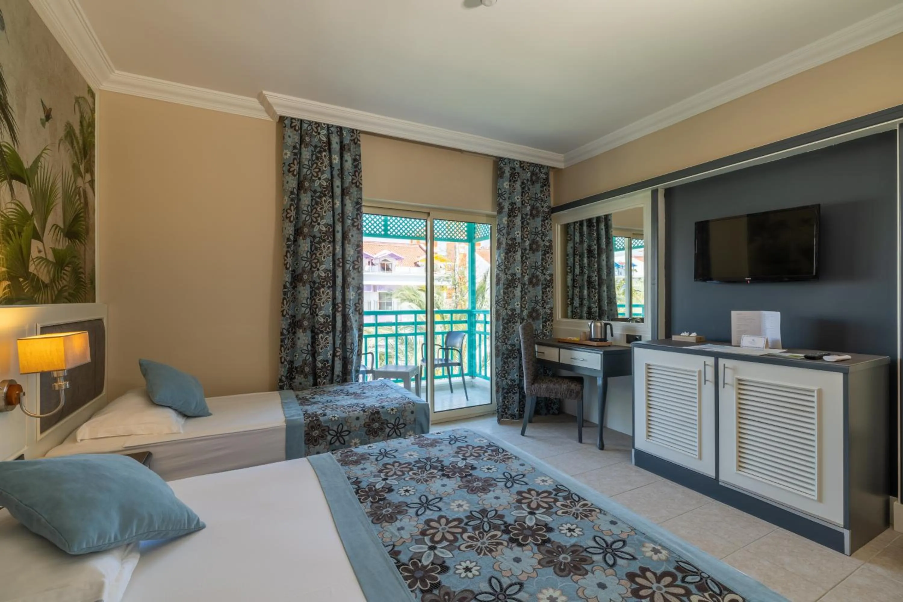 Photo of the whole room, Bed in Crystal Paraiso Verde Resort & Spa - Ultimate All Inclusive