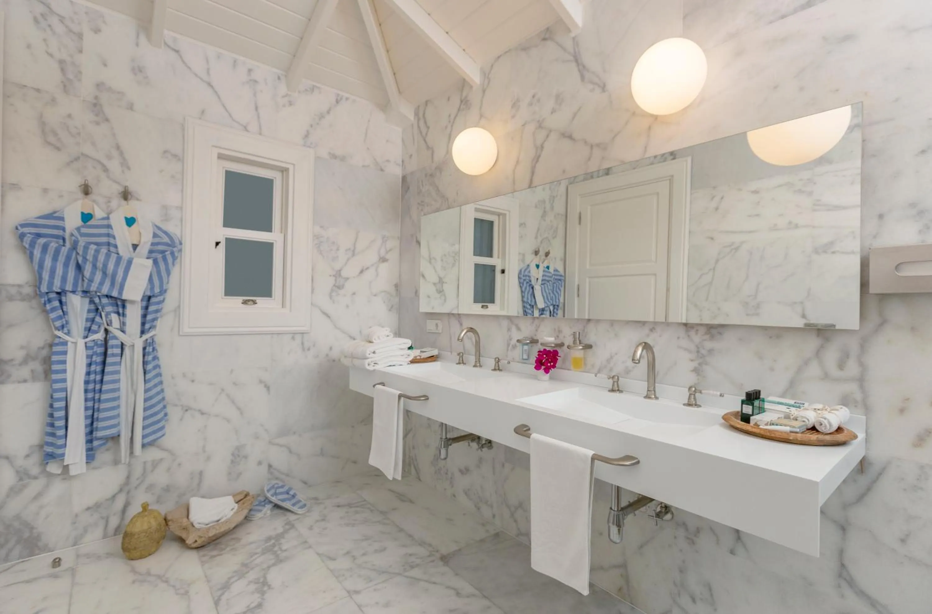 Shower in Sabrinas Haus - Adult Only +14