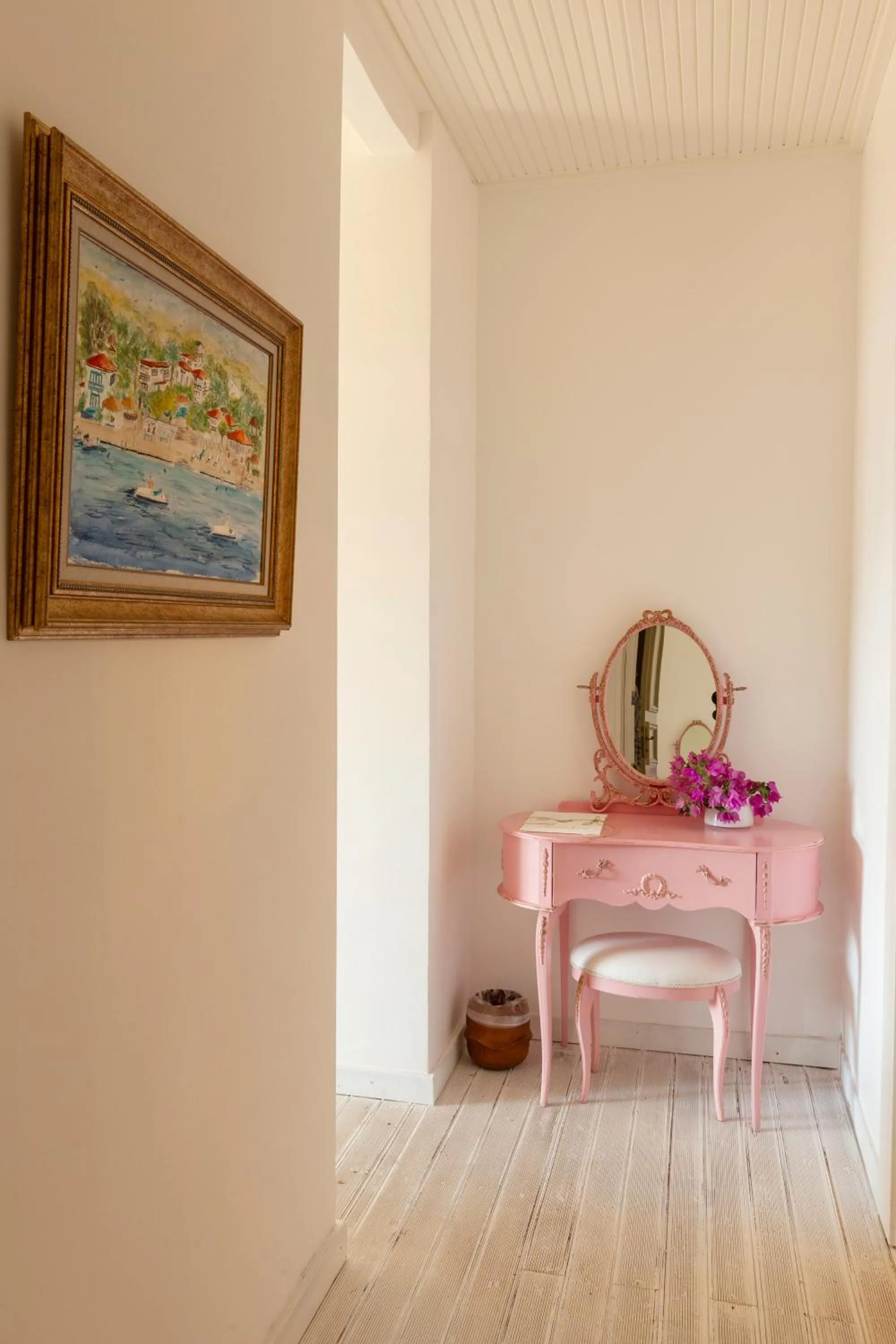 Sabrinas Haus - Adult Only +14