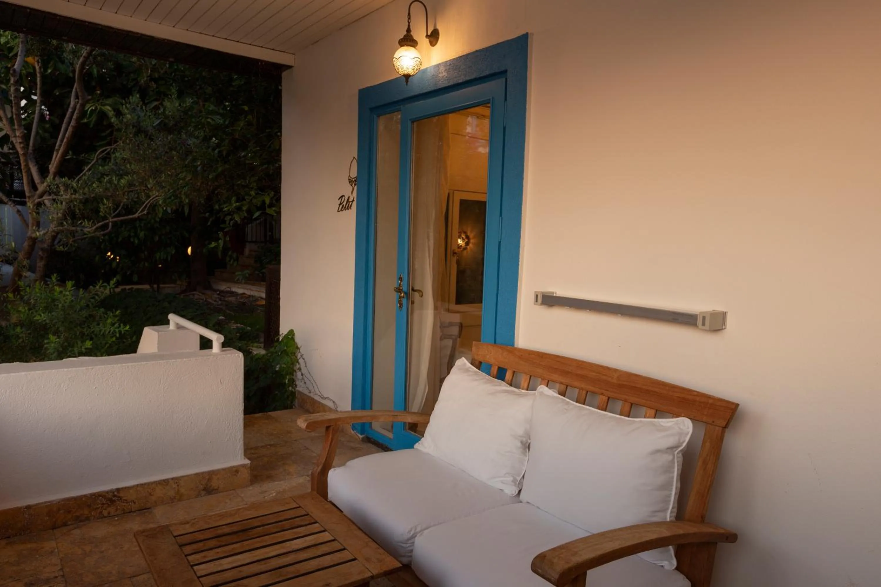 Sabrinas Haus - Adult Only +14