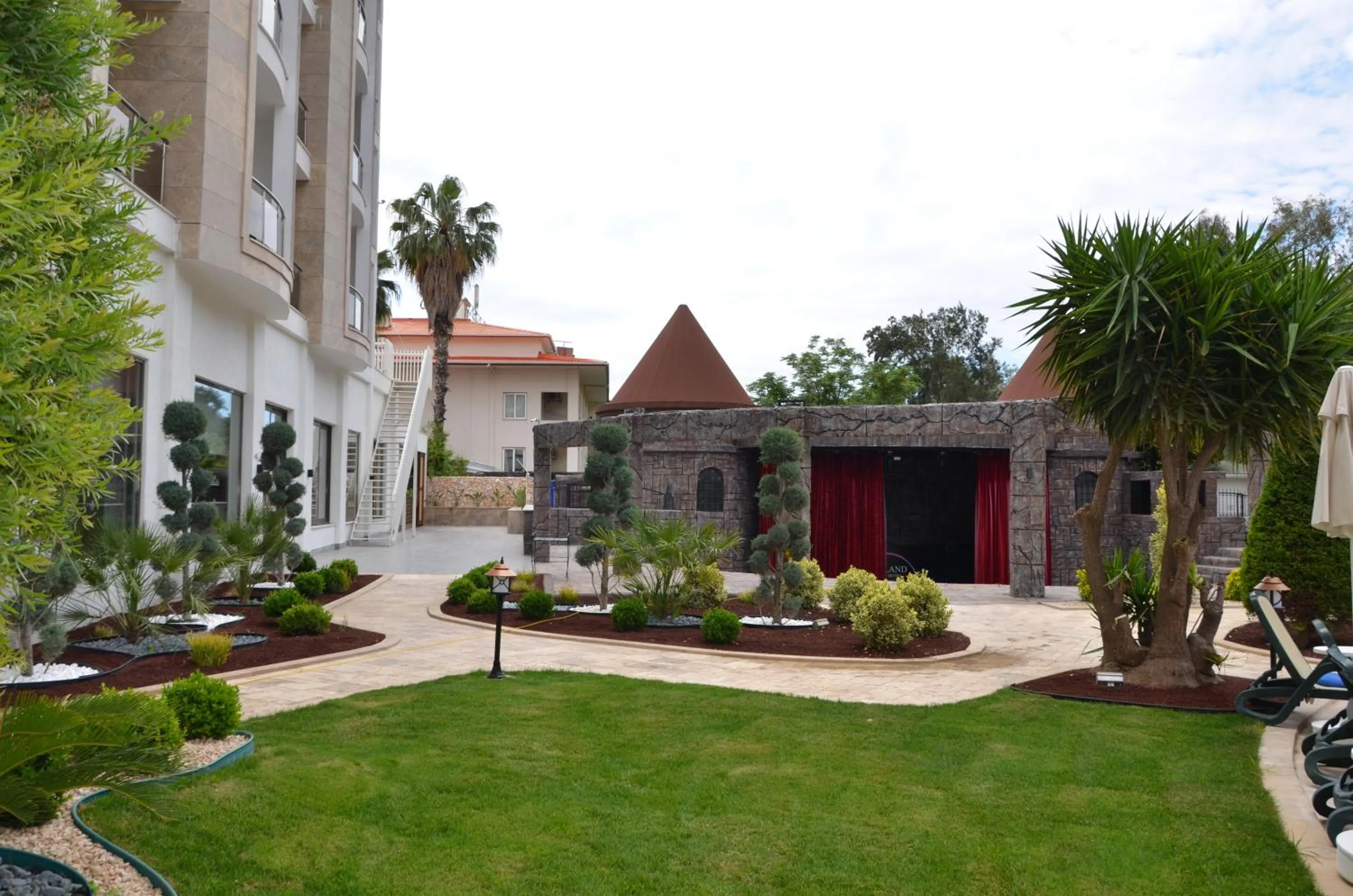 Property building in Sunland Resort Beldibi