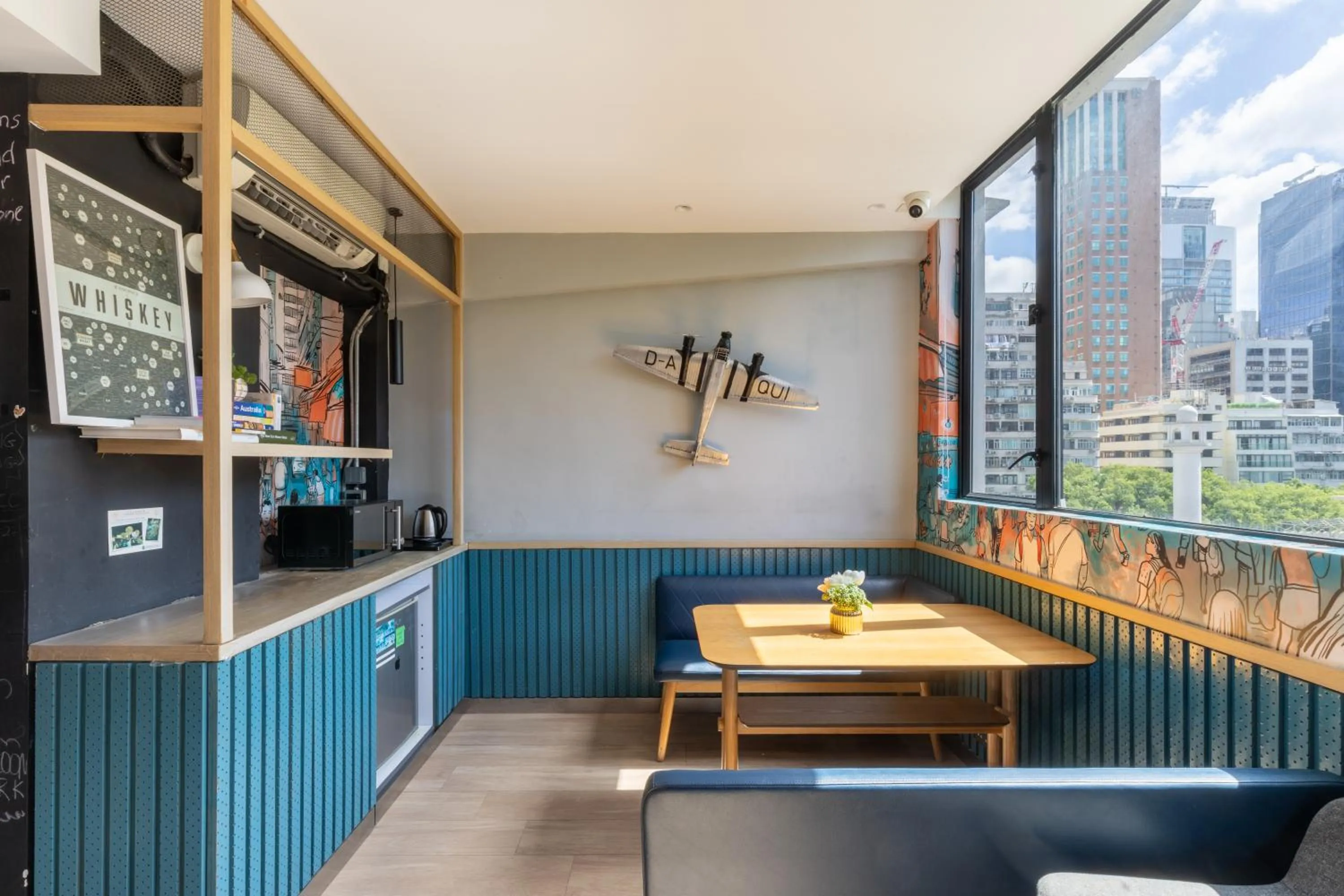 Communal lounge/ TV room in Atlas Hostel & Backpackers