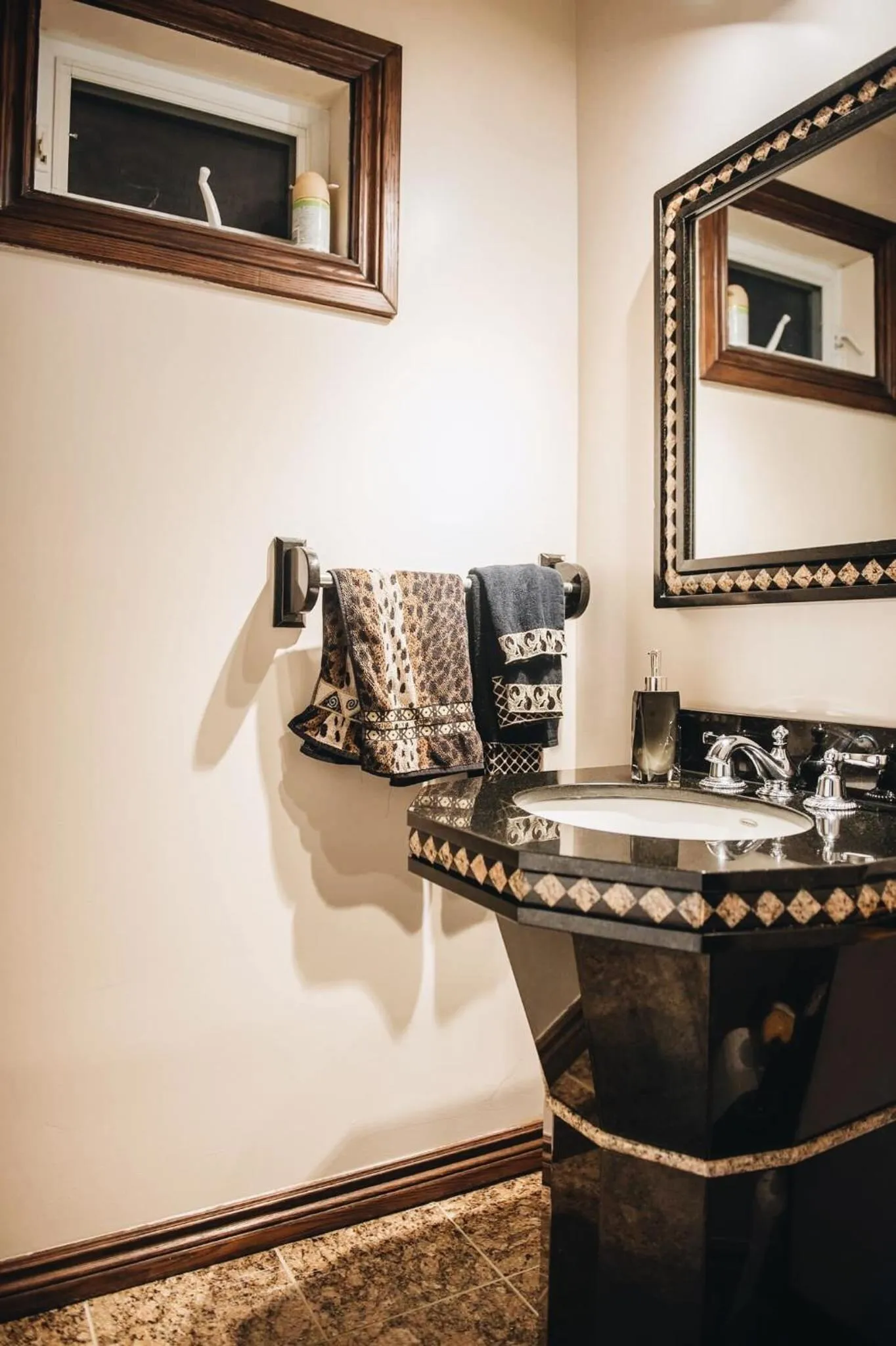 JstLikeHome - Luxury Mansion & Guesthouse