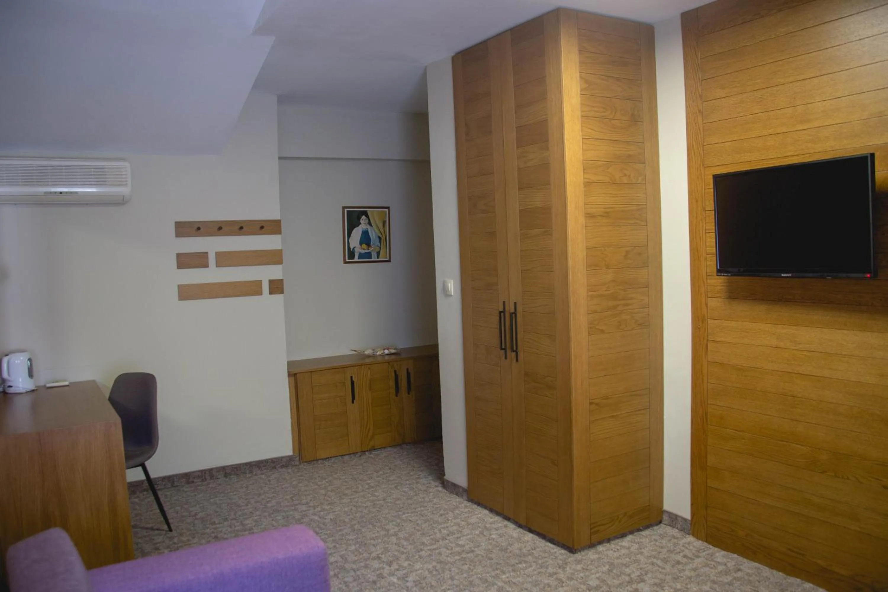 Living room in Prince Cyril Hotel