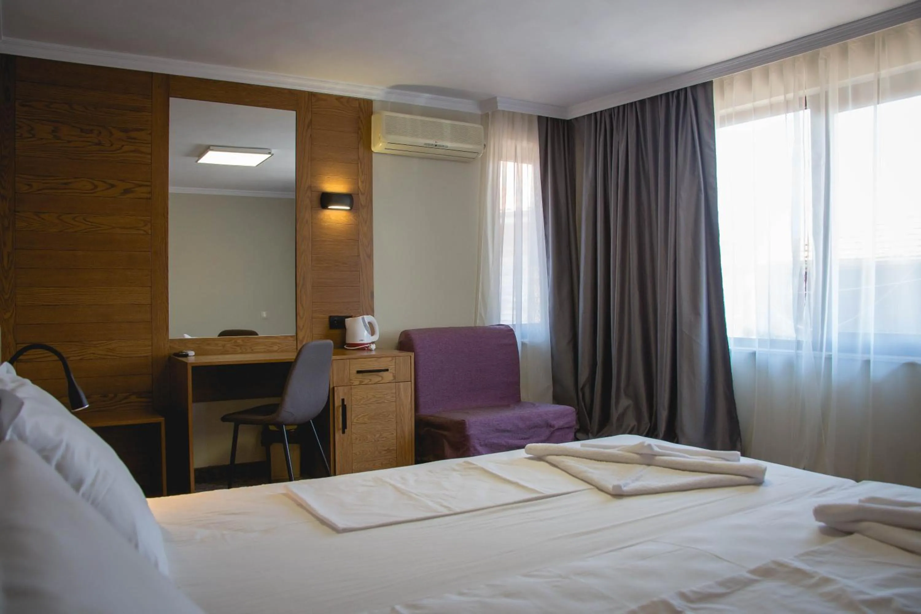 Photo of the whole room, Bed in Prince Cyril Hotel