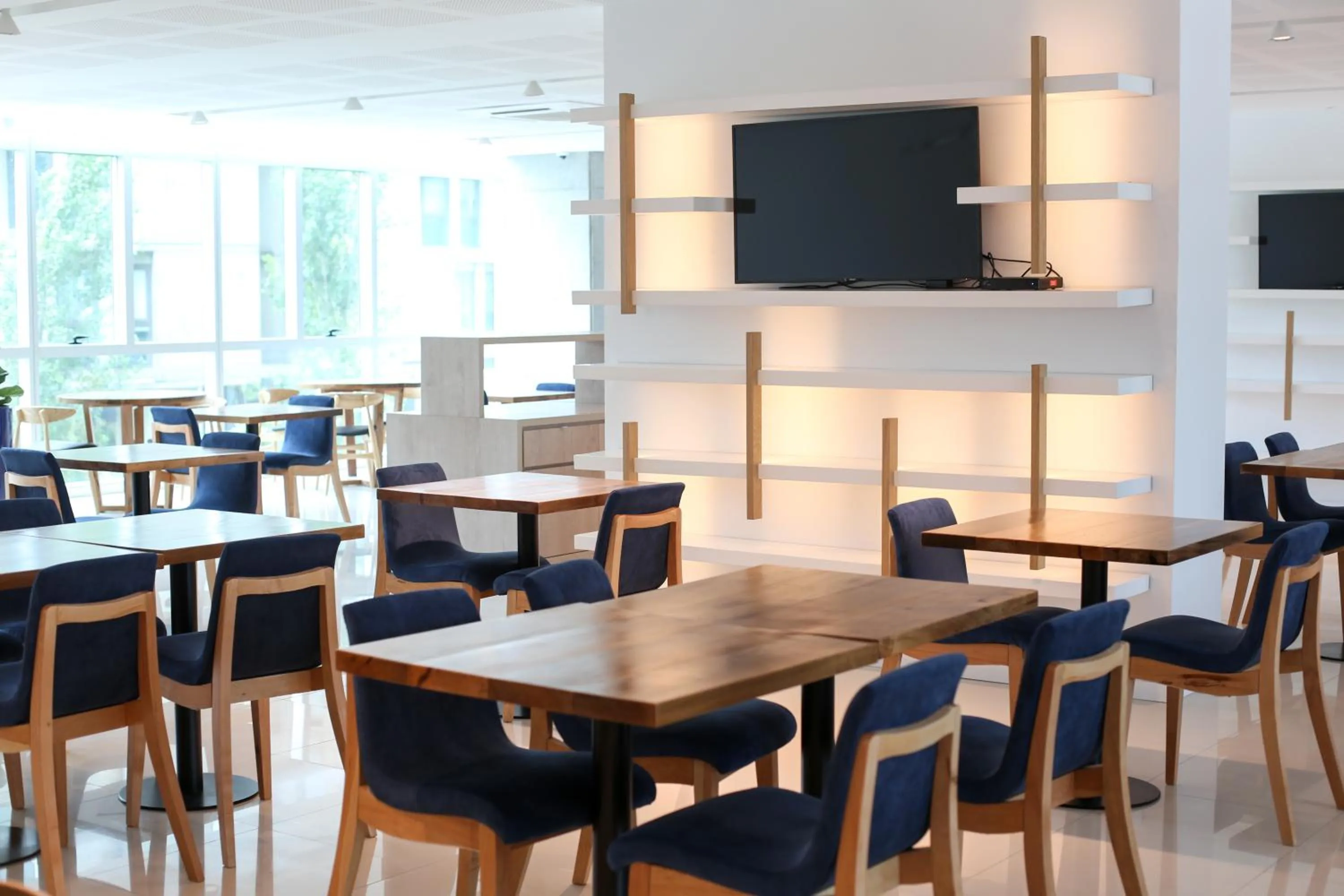 Lounge or bar in Dazzler by Wyndham Rosario