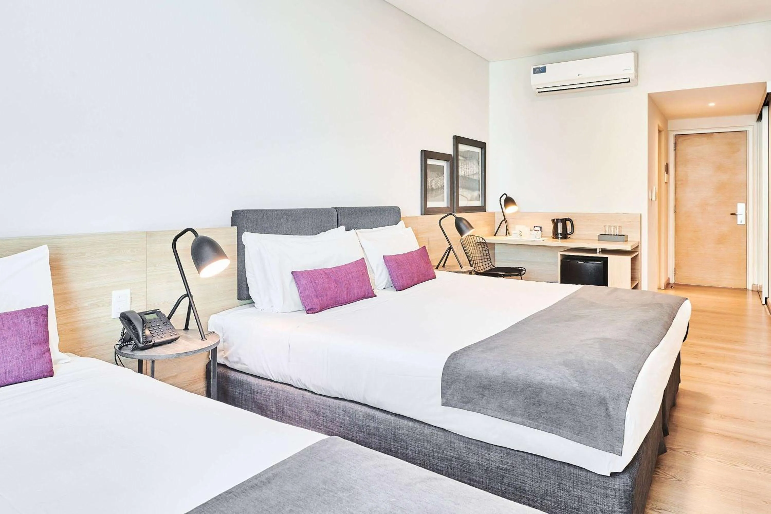 Photo of the whole room, Bed in Dazzler by Wyndham Rosario