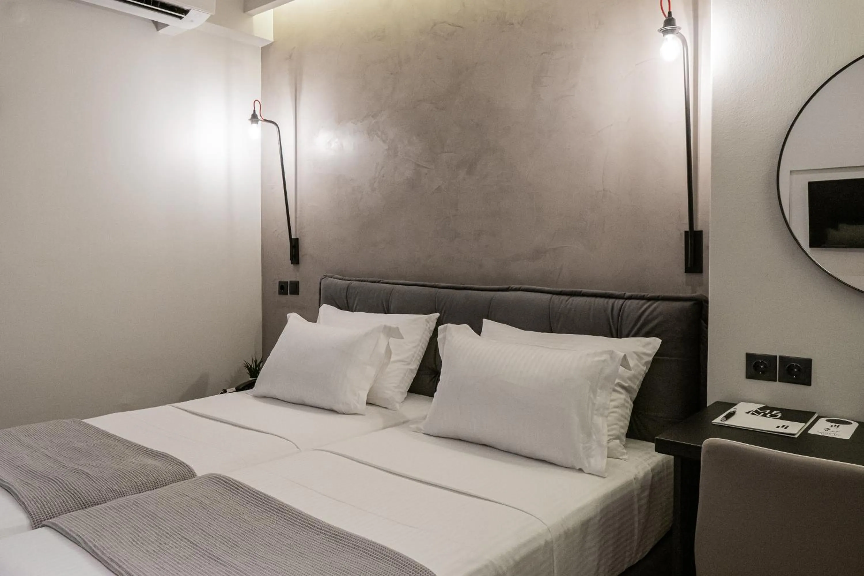 Photo of the whole room, Bed in Hotel Park