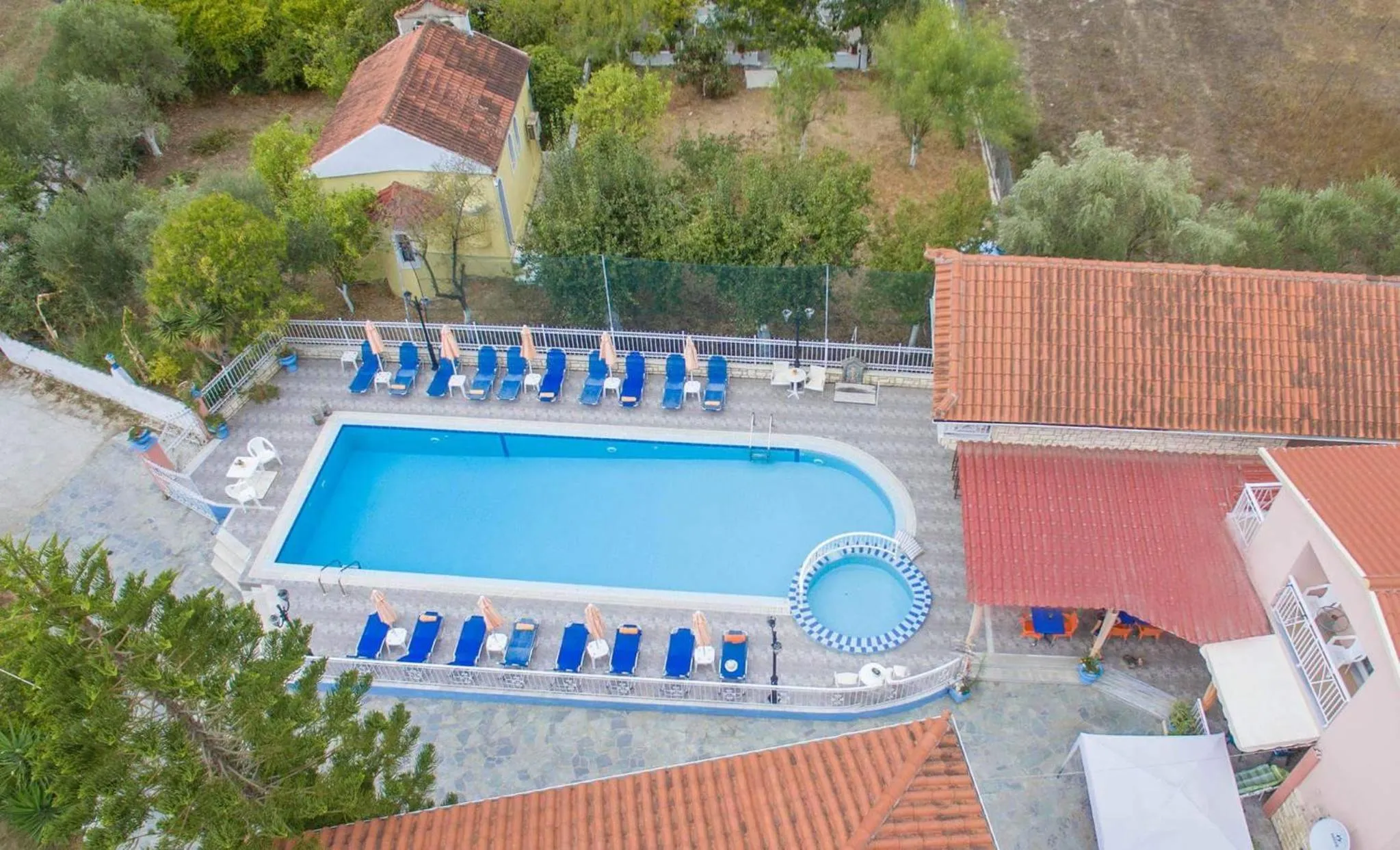 Property building in Tsolakis Studios & Apartments