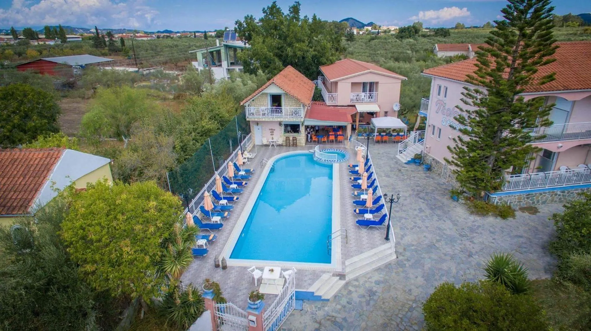 Property building in Tsolakis Studios & Apartments