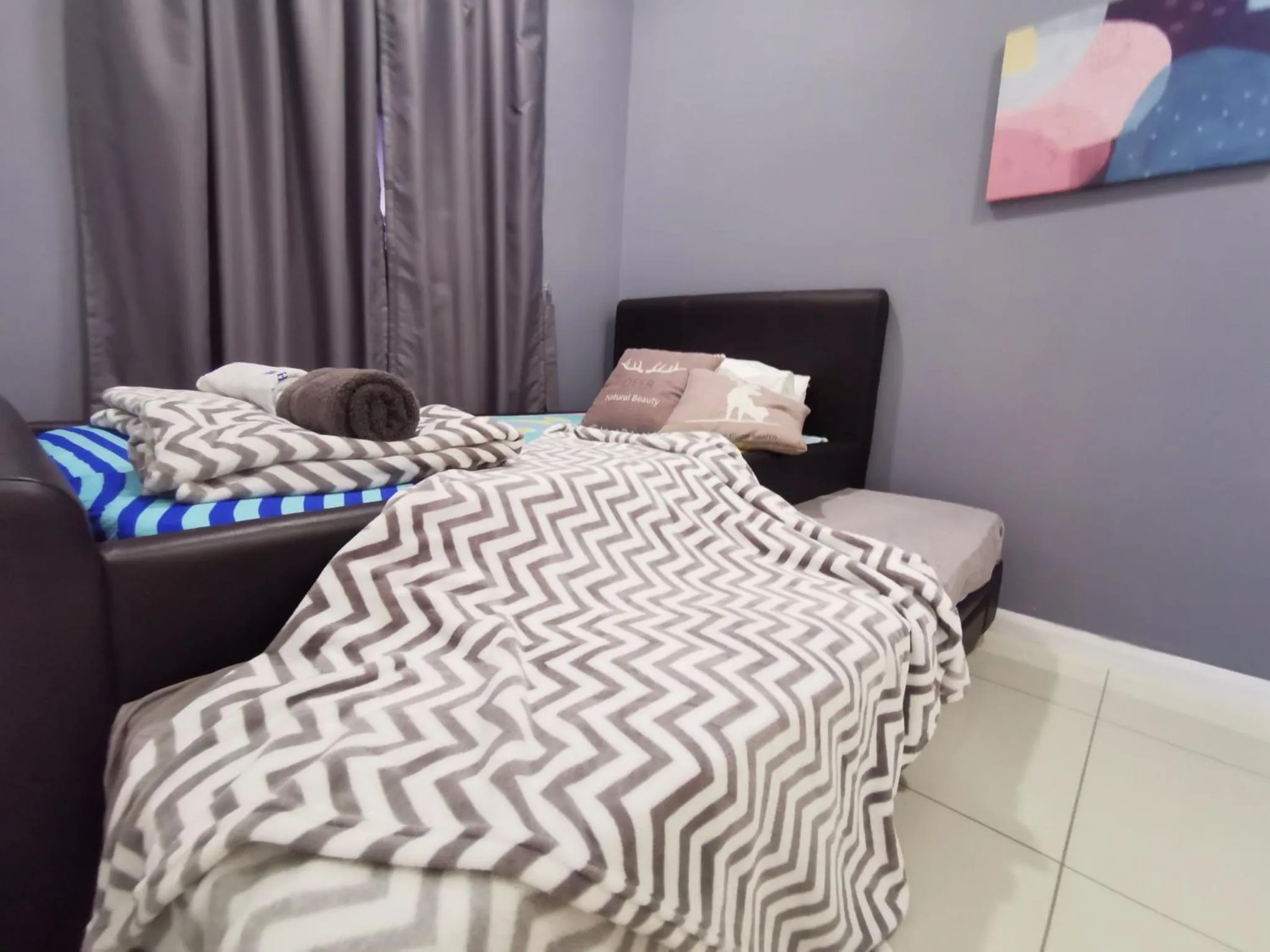 Bed in Charming Suite & Sunway and Petaling Jaya