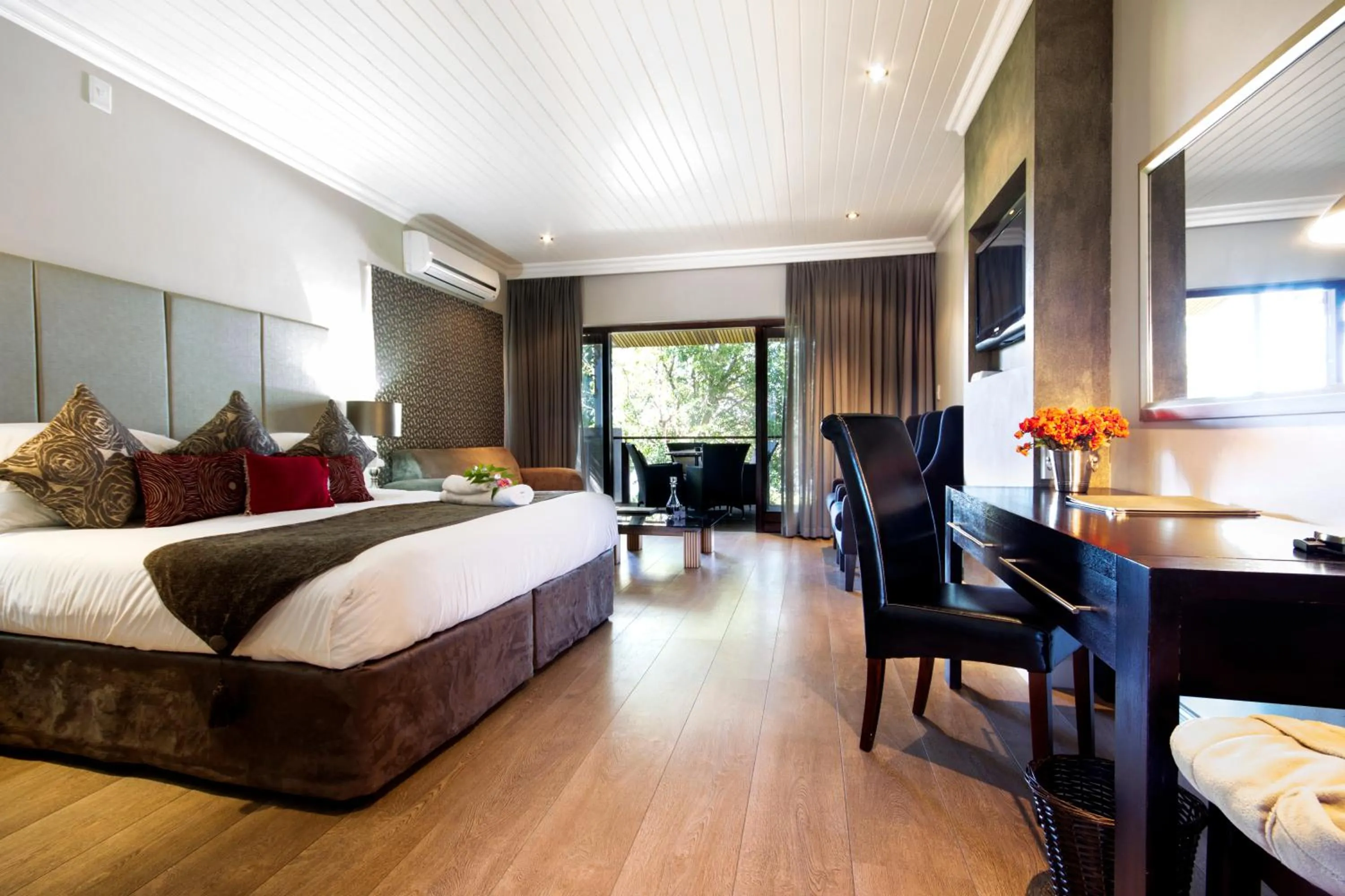 BBQ facilities, Bed in River Place Manor