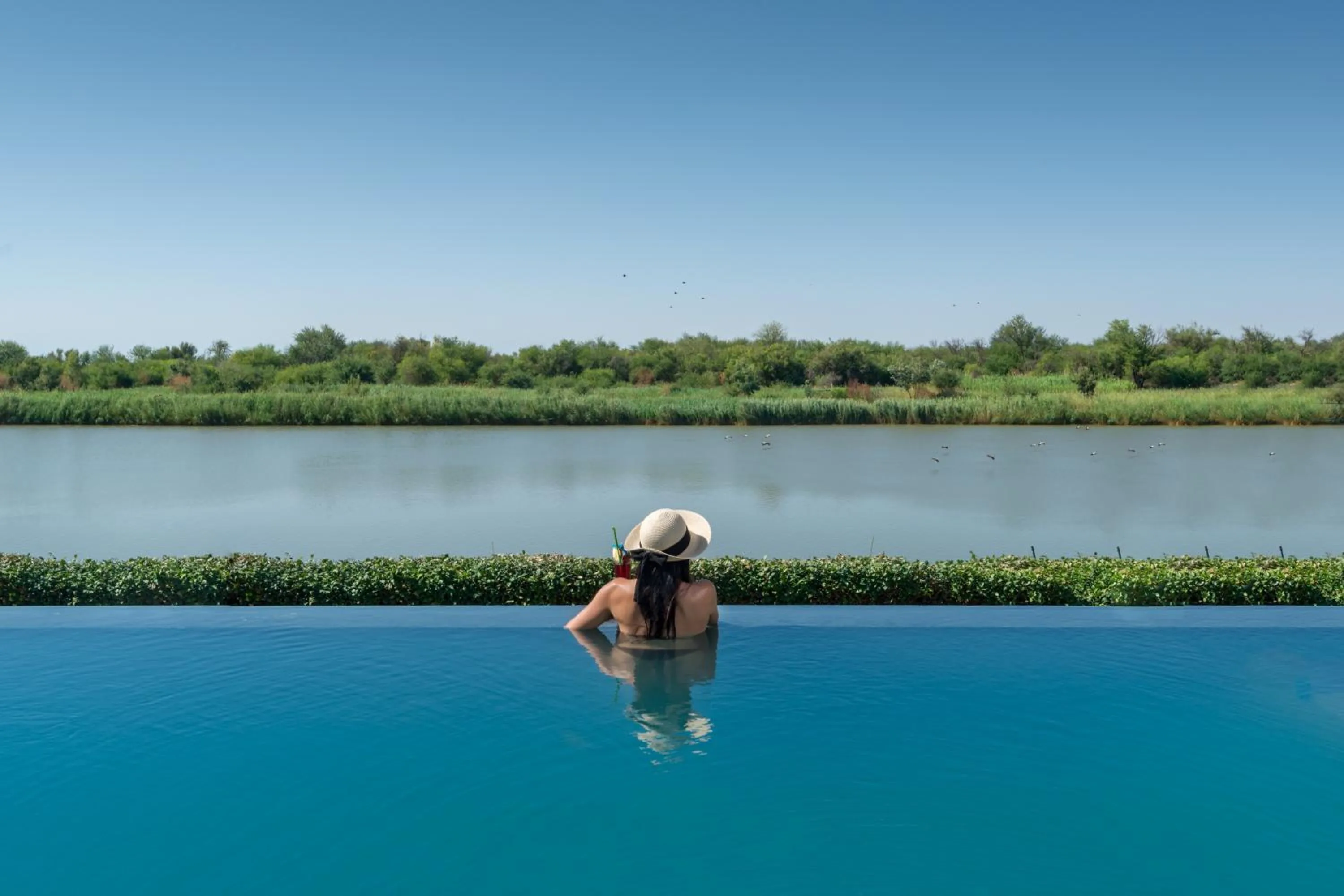 Swimming pool in River Place Manor