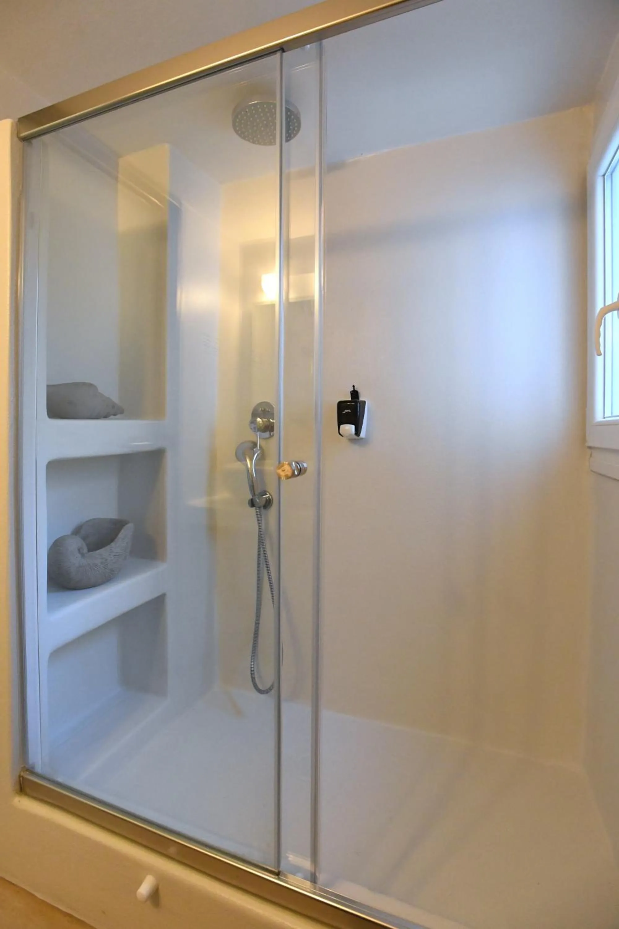 Bathroom in Vincenzo Family Rooms