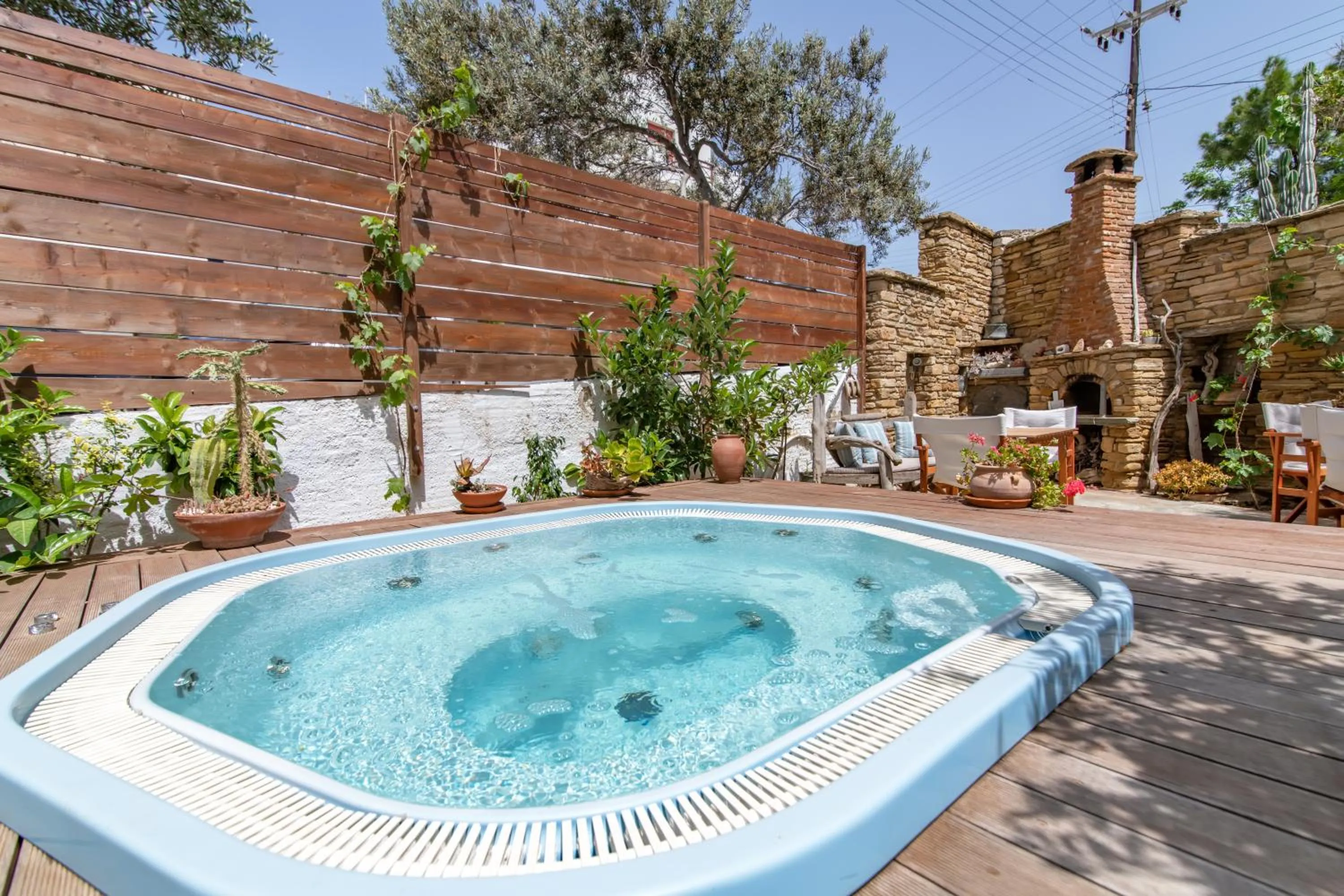 Garden in Vincenzo Family Rooms