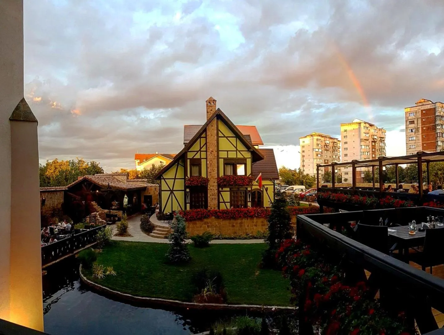 Property building in Podu' cu Lanturi