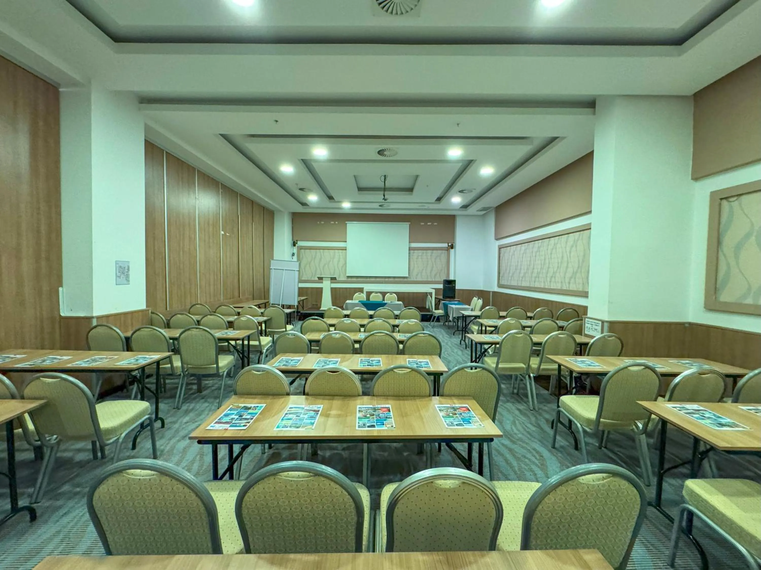 Meeting/conference room in Catamaran Quality Times