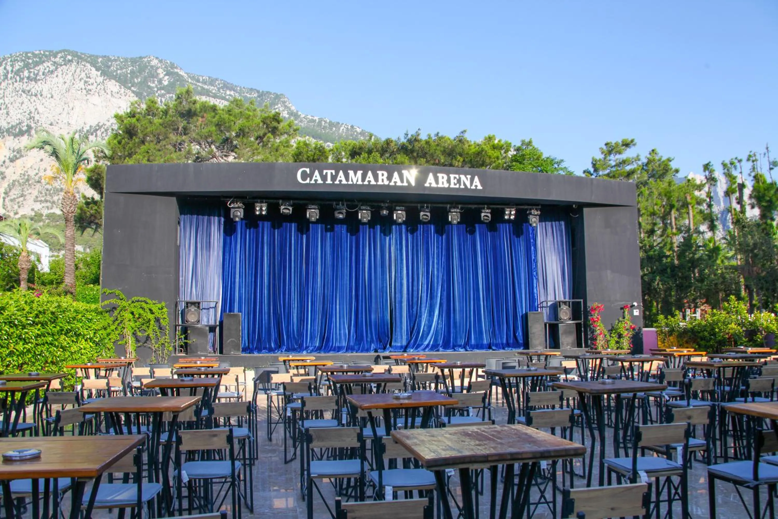 Entertainment in Catamaran Quality Times