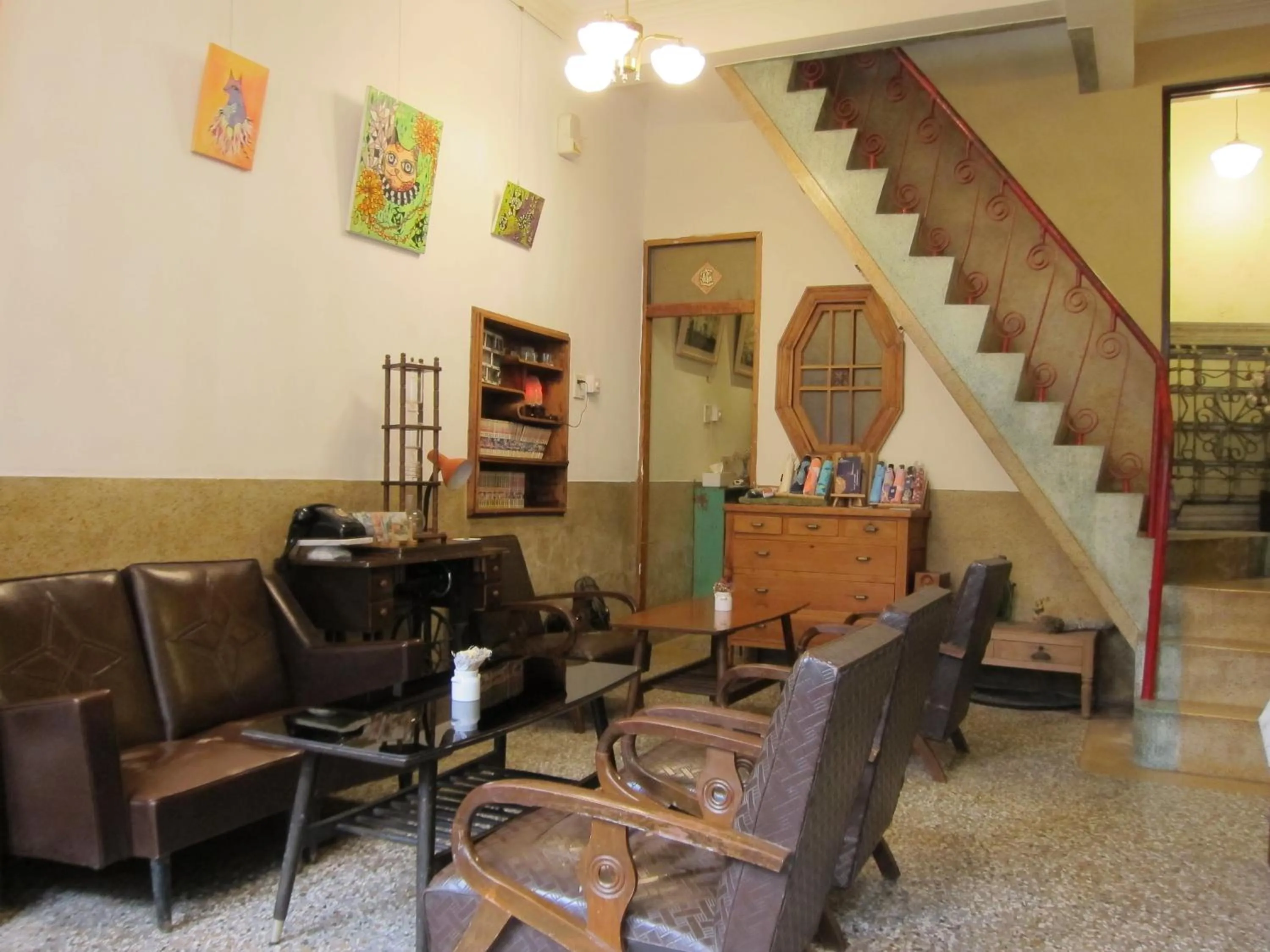 Seating area in Shennong 147