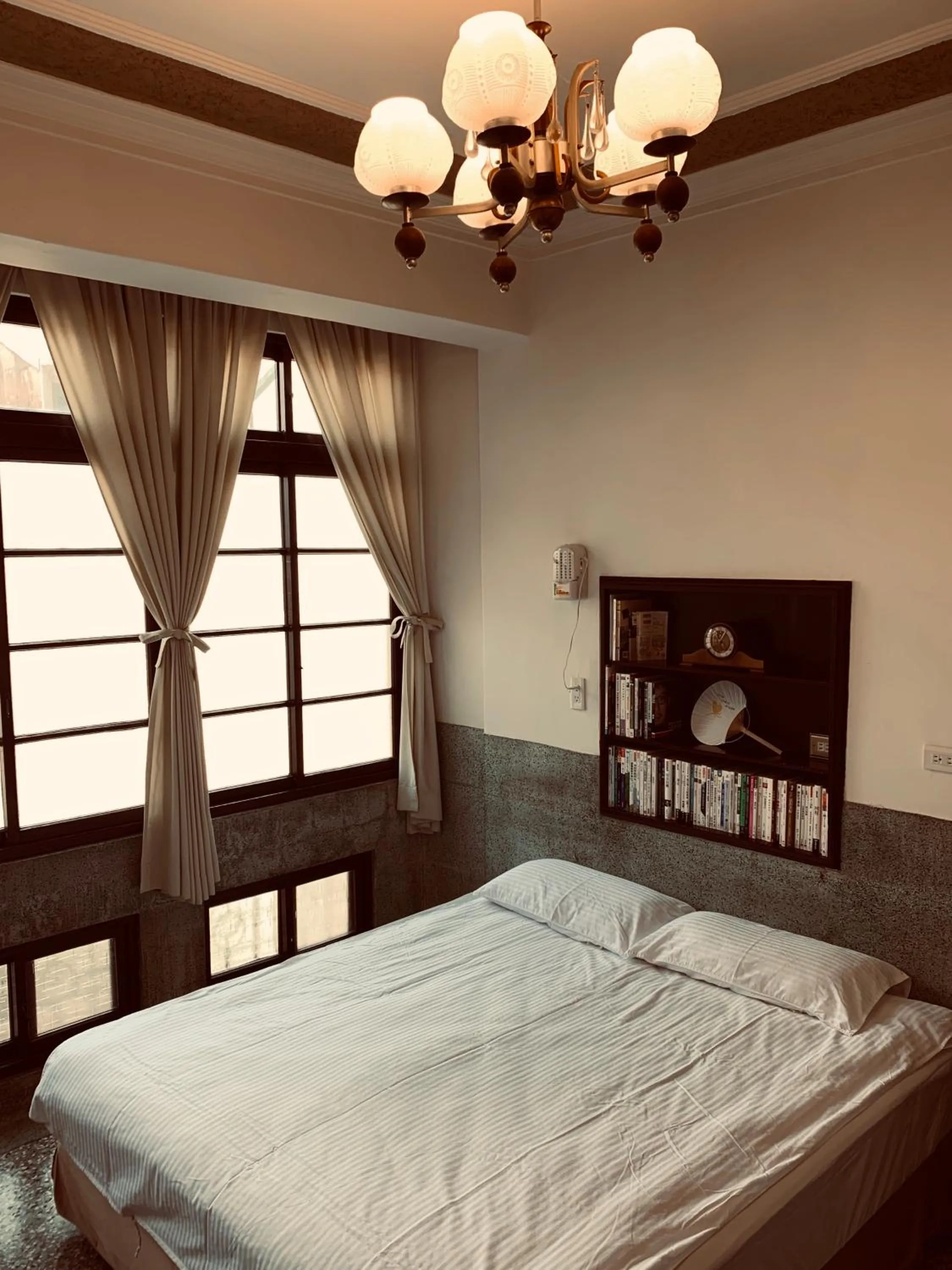Photo of the whole room, Bed in Shennong 147