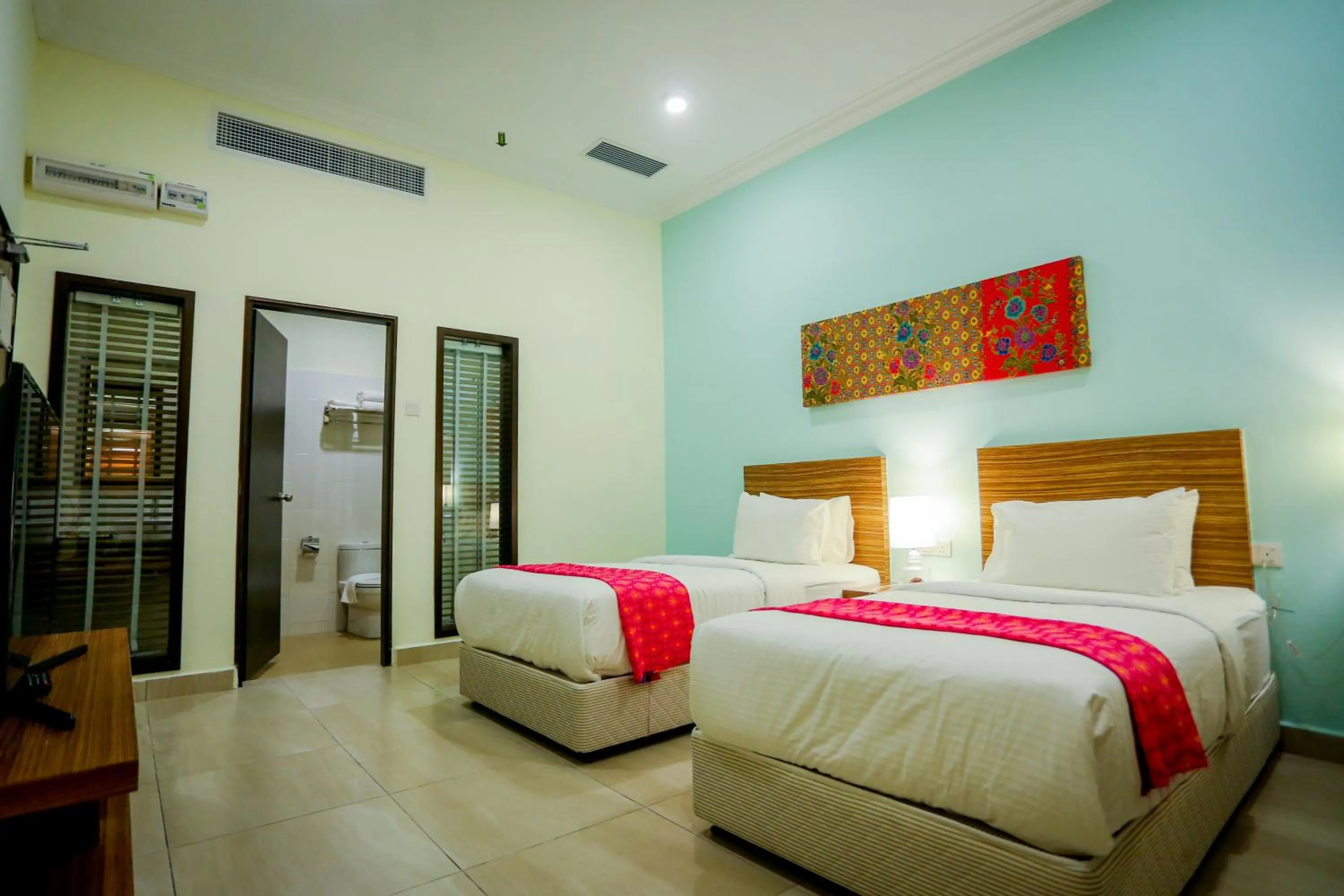 Shower, Bed in Aava Malacca Hotel