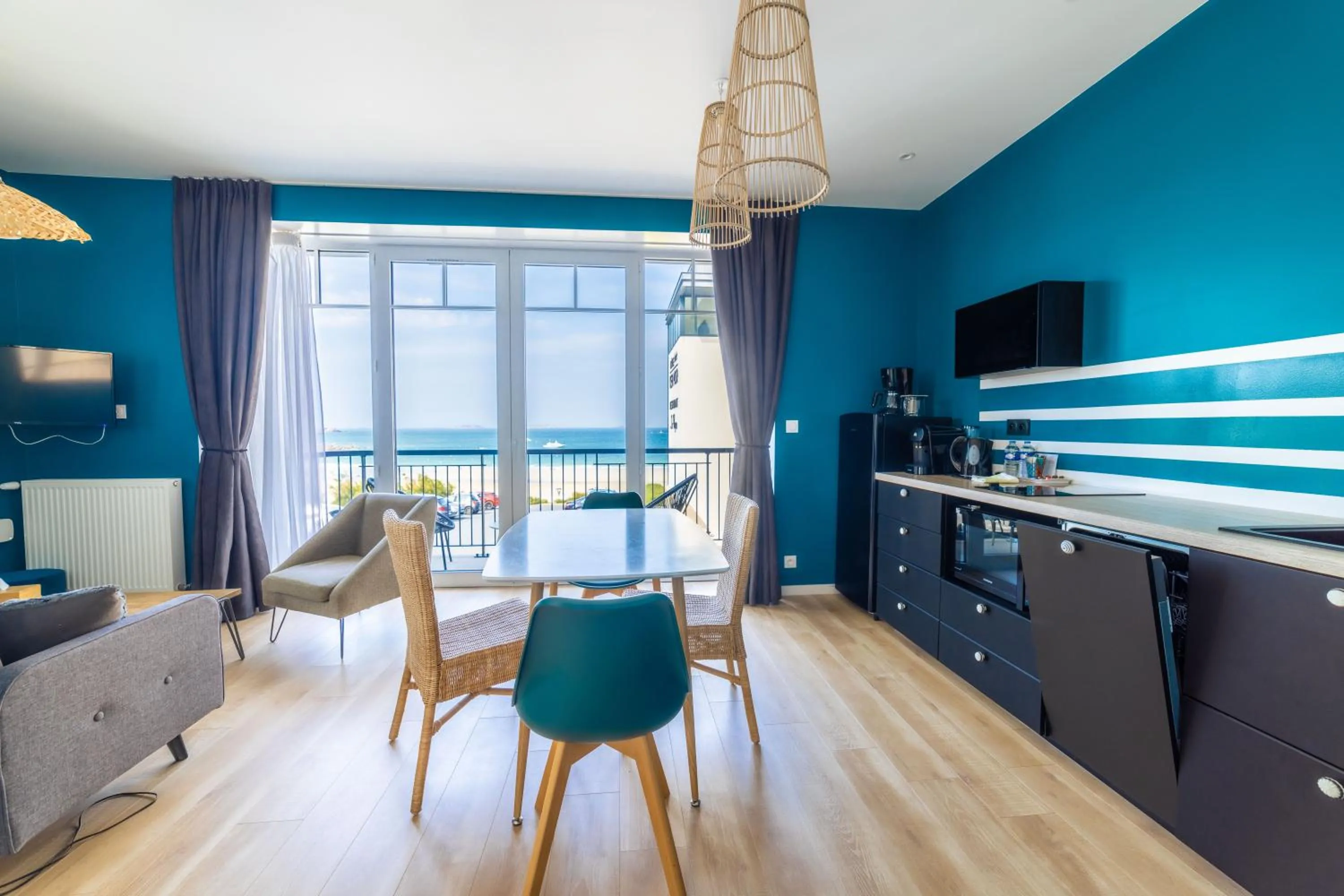 Dining area in Logis Hôtel Ker Mor