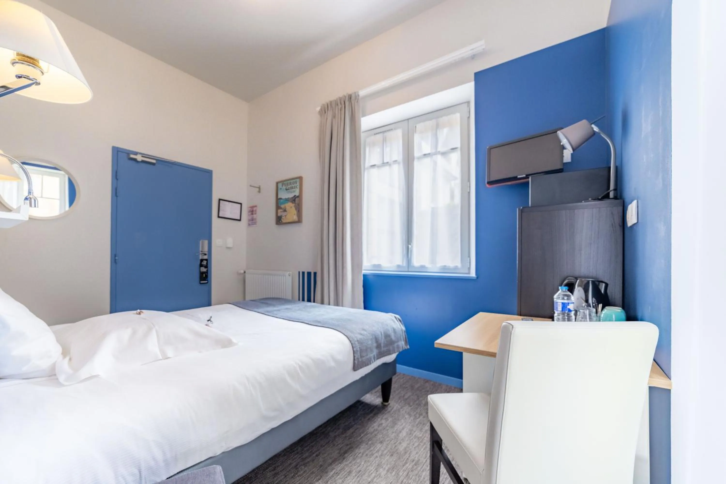 Bed in Logis Hôtel Ker Mor