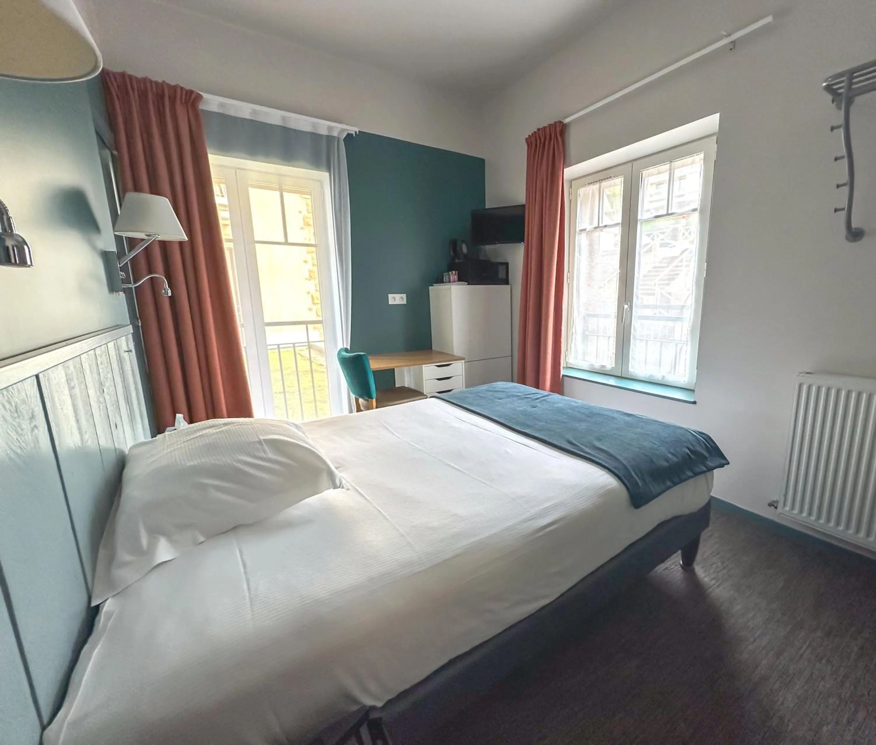 Bed in Logis Hôtel Ker Mor