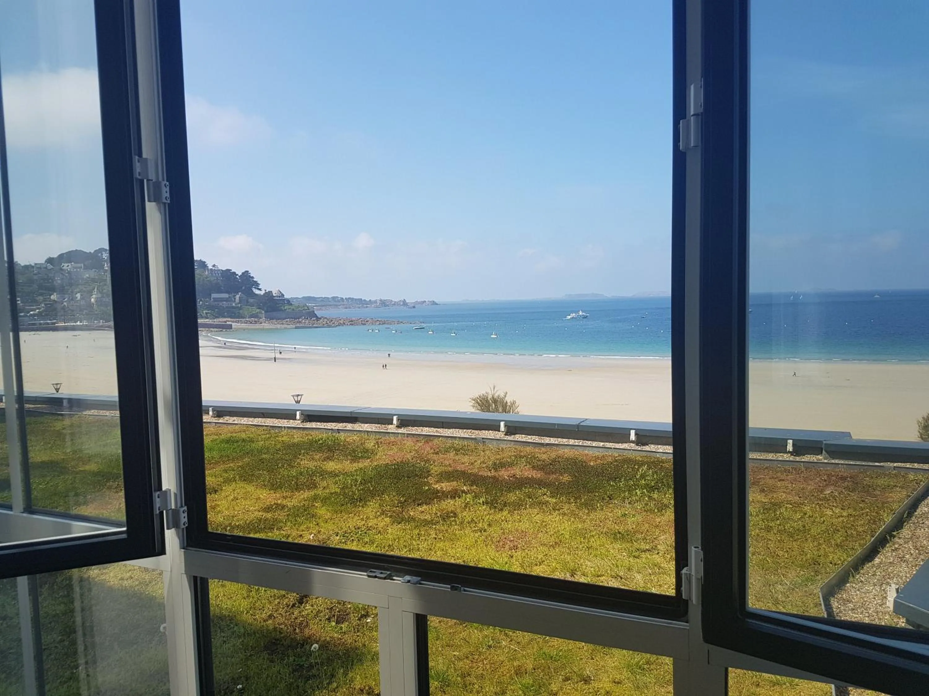 Sea view in Logis Hôtel Ker Mor