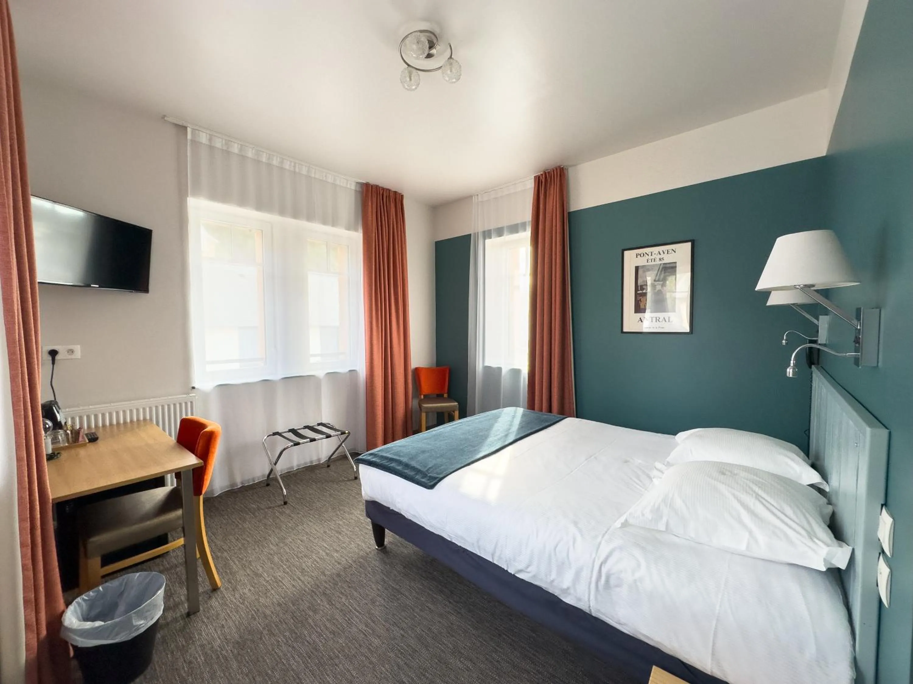 Bed in Logis Hôtel Ker Mor