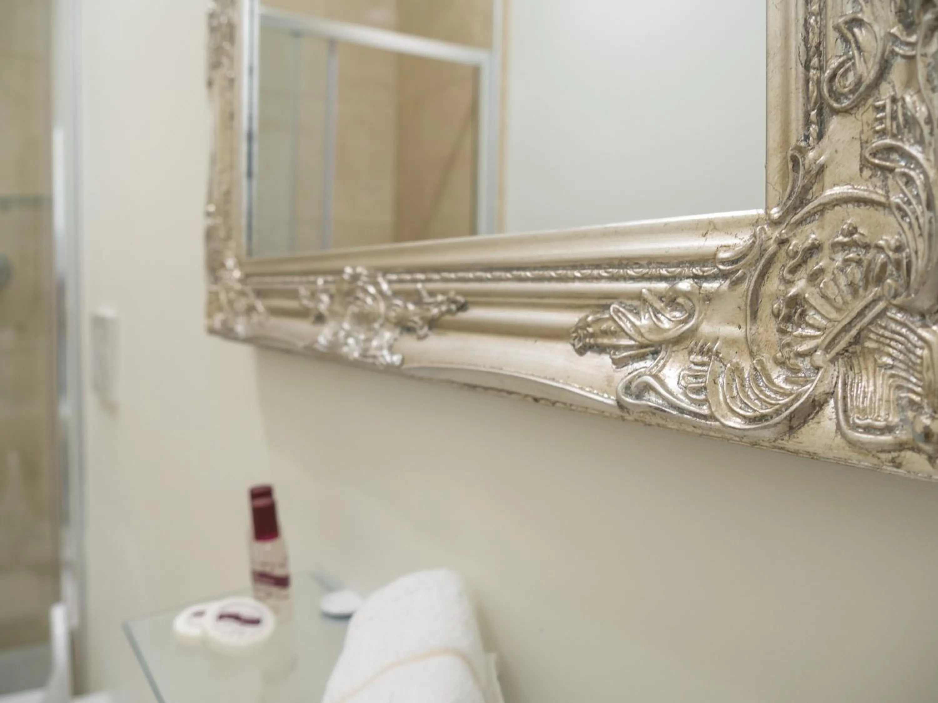 Bathroom in Grand Canal Suite by Wonderful Italy