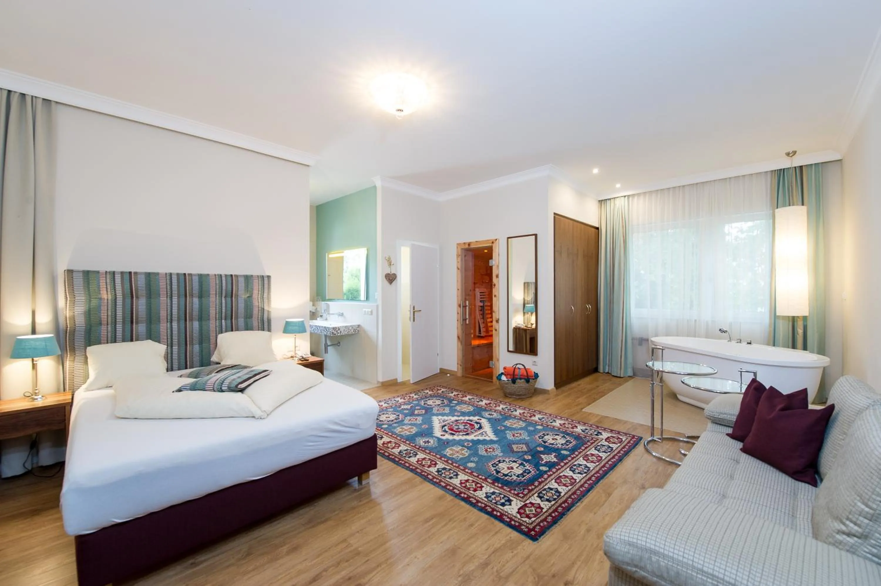 Bed in Seehotel Astoria