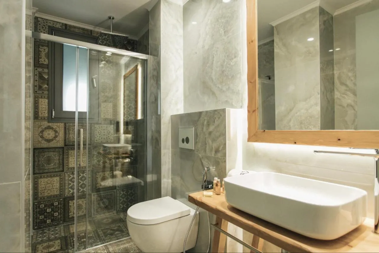 Blue Carpet Luxury Suites