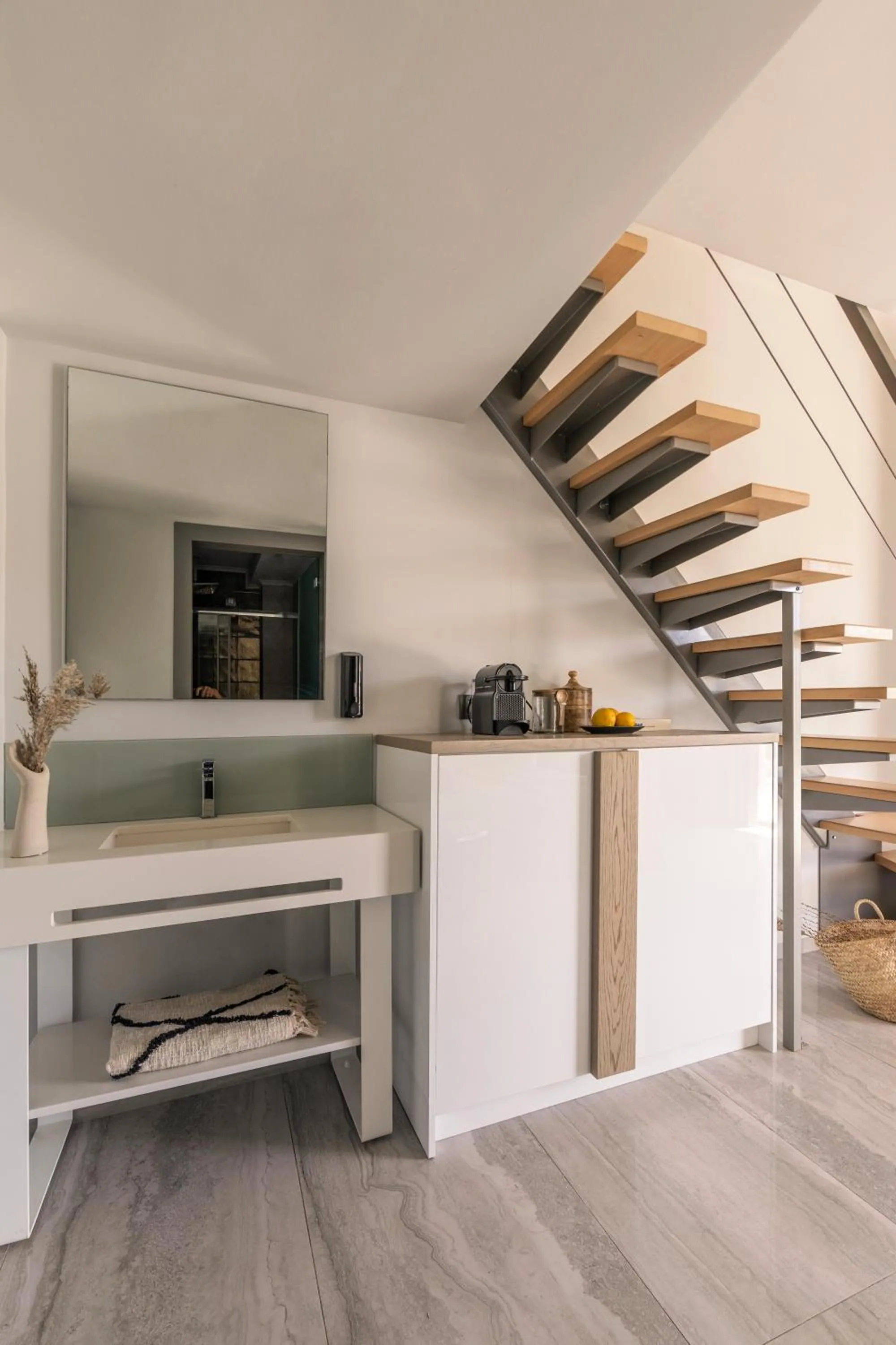 Blue Carpet Luxury Suites