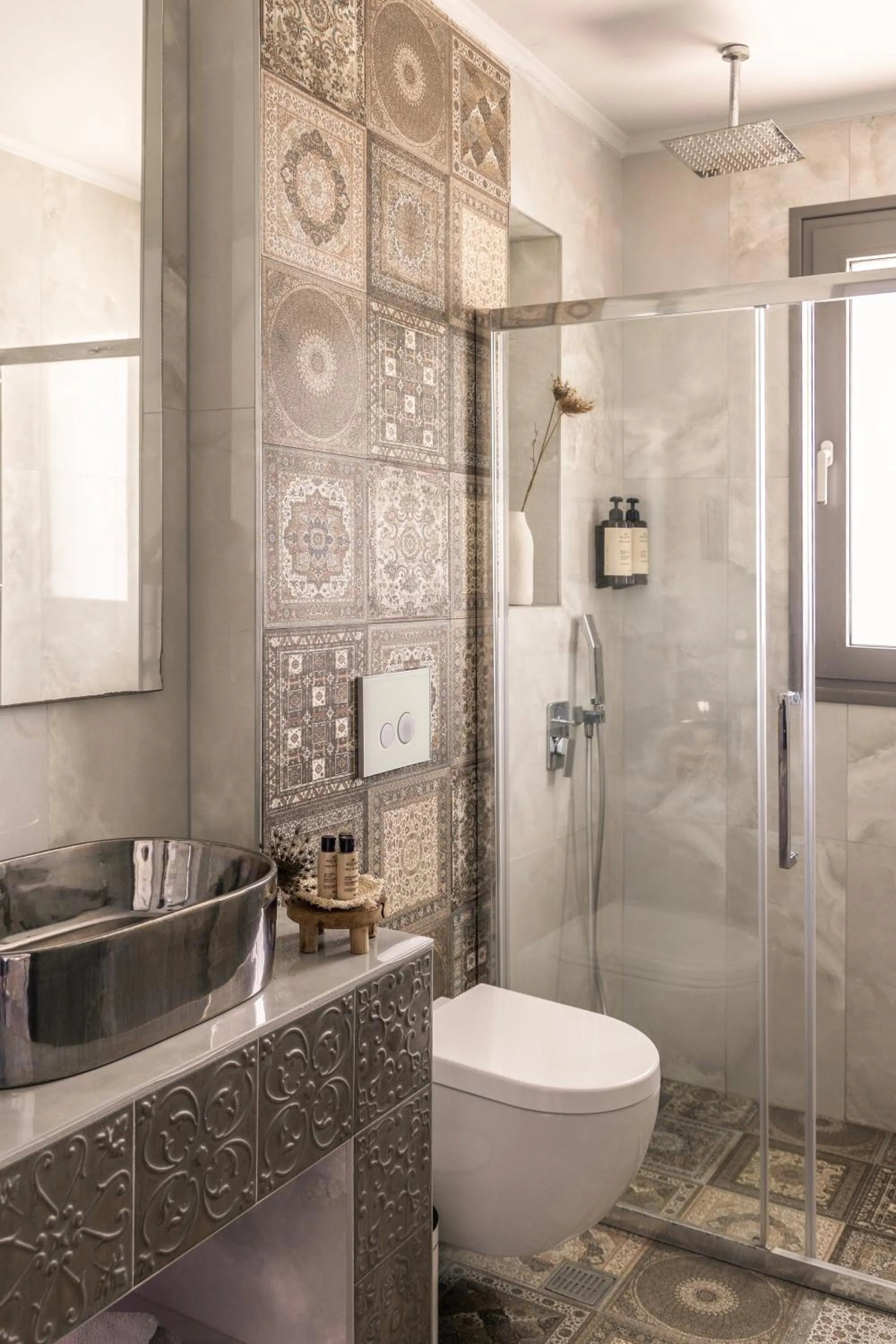 Blue Carpet Luxury Suites