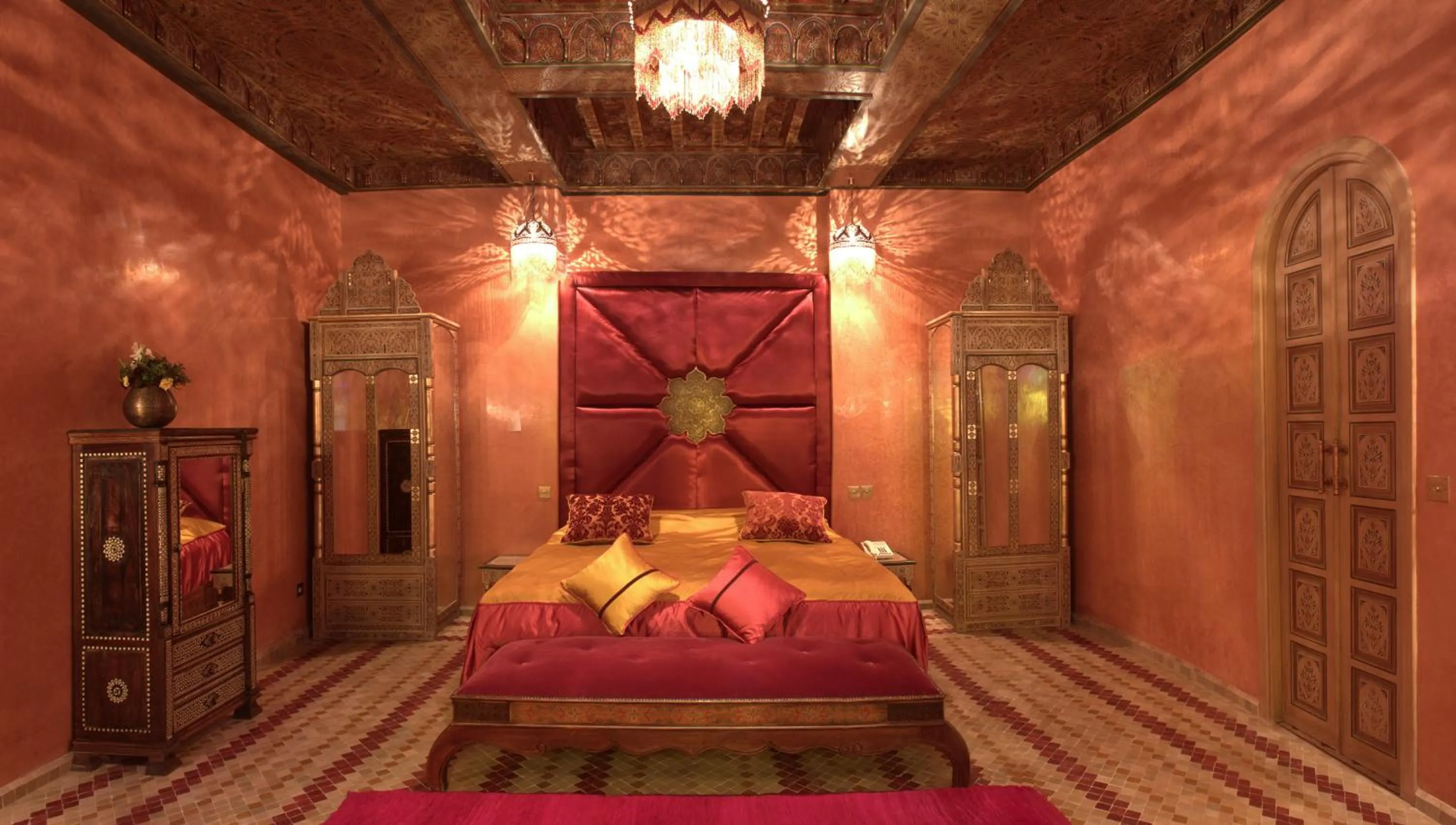 Bedroom, Bed in Mumtaz Mahal