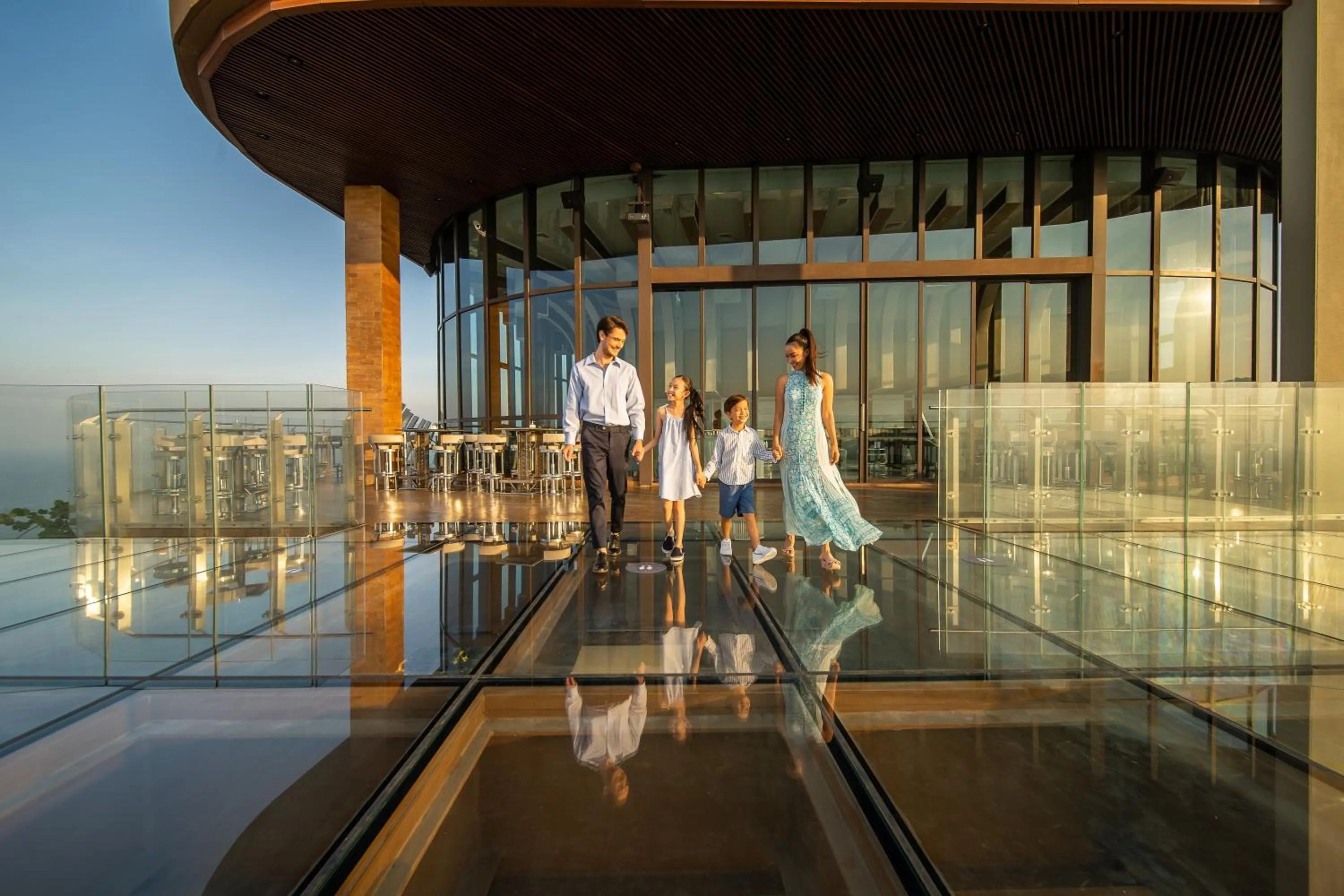 Lounge or bar in Holiday Inn Resort Vana Nava Hua Hin by IHG