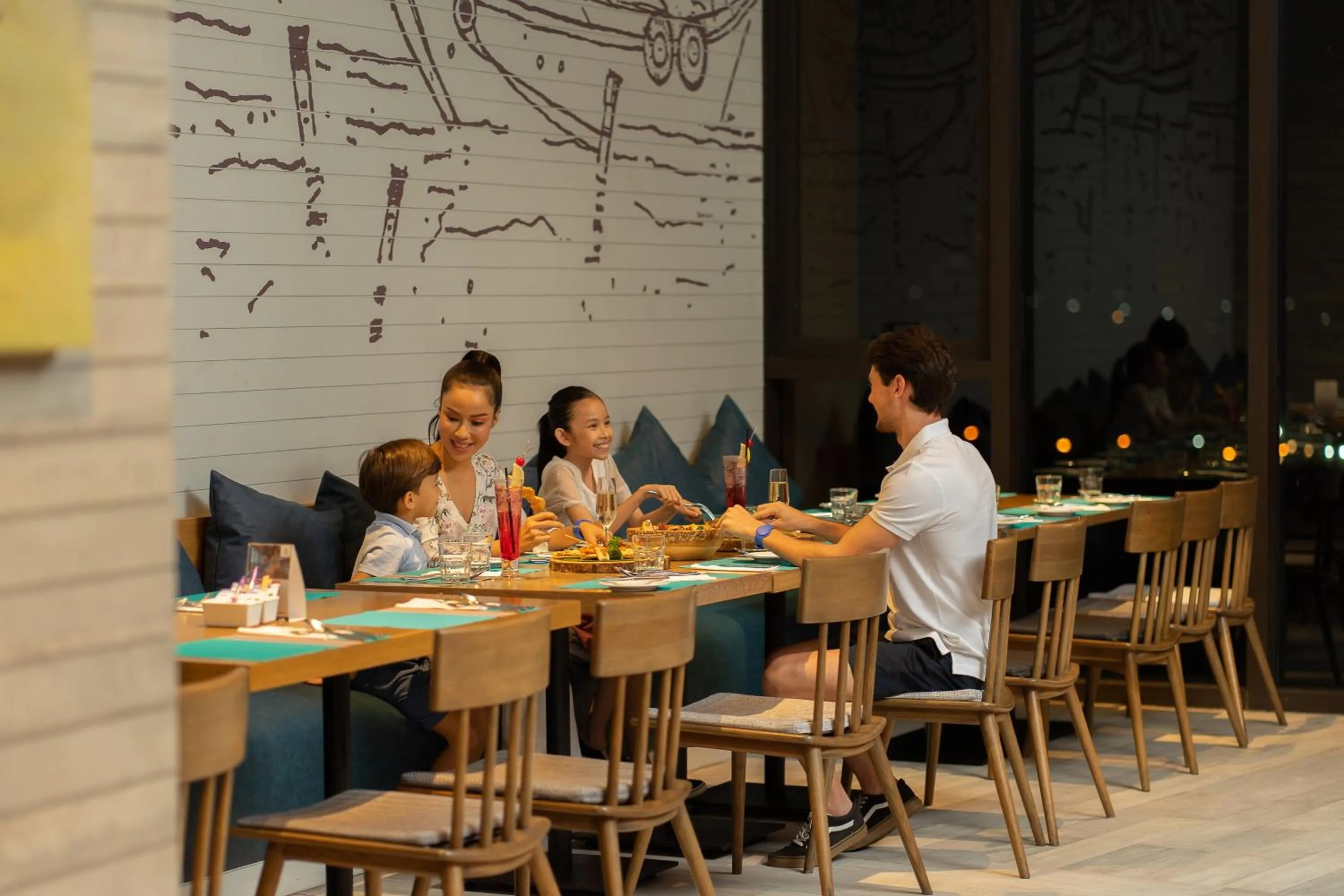 Restaurant/places to eat in Holiday Inn Resort Vana Nava Hua Hin by IHG