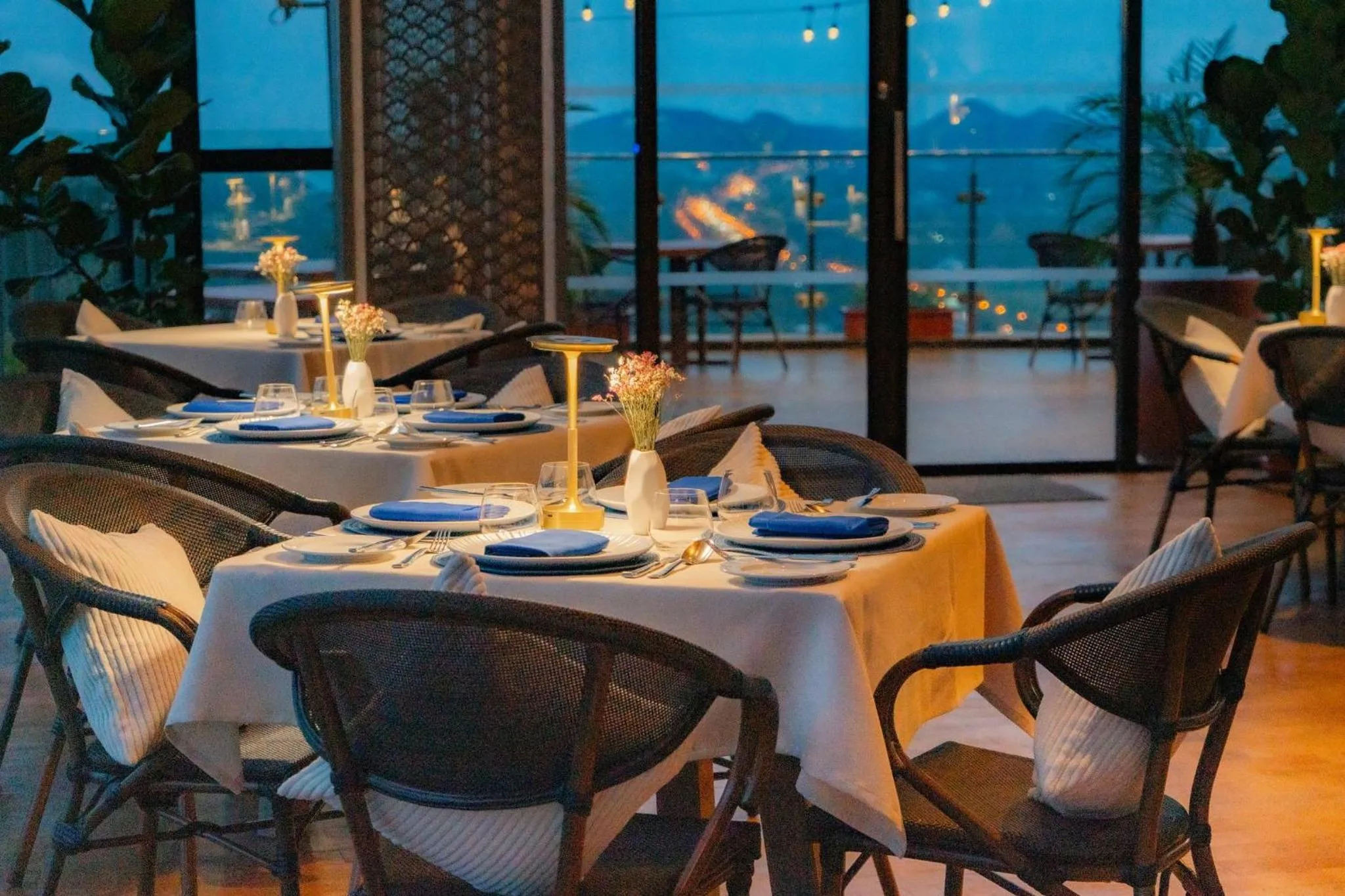 Restaurant/places to eat in Holiday Inn Resort Vana Nava Hua Hin by IHG