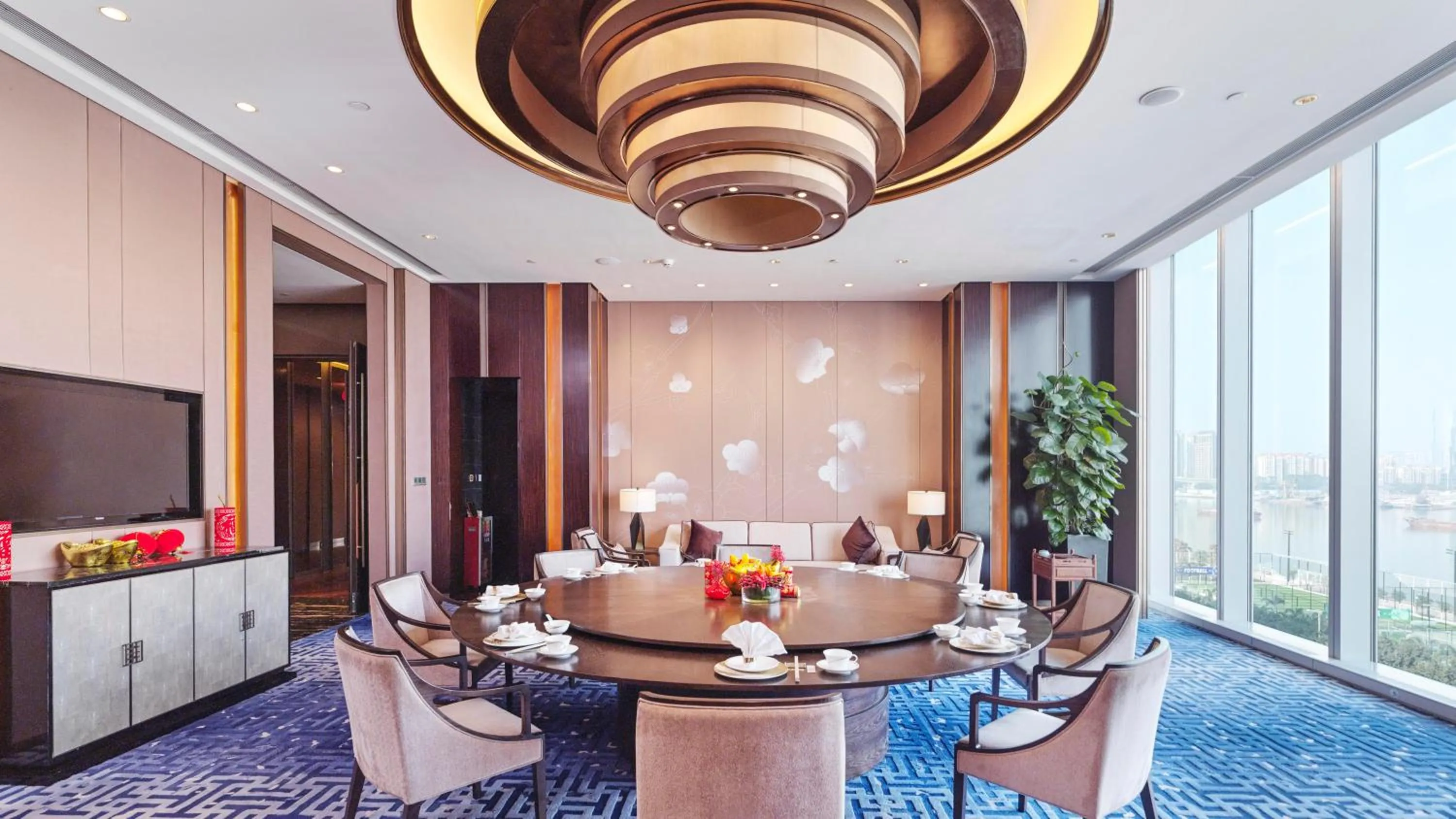 Restaurant/places to eat in InterContinental Guangzhou Exhibition Center by IHG