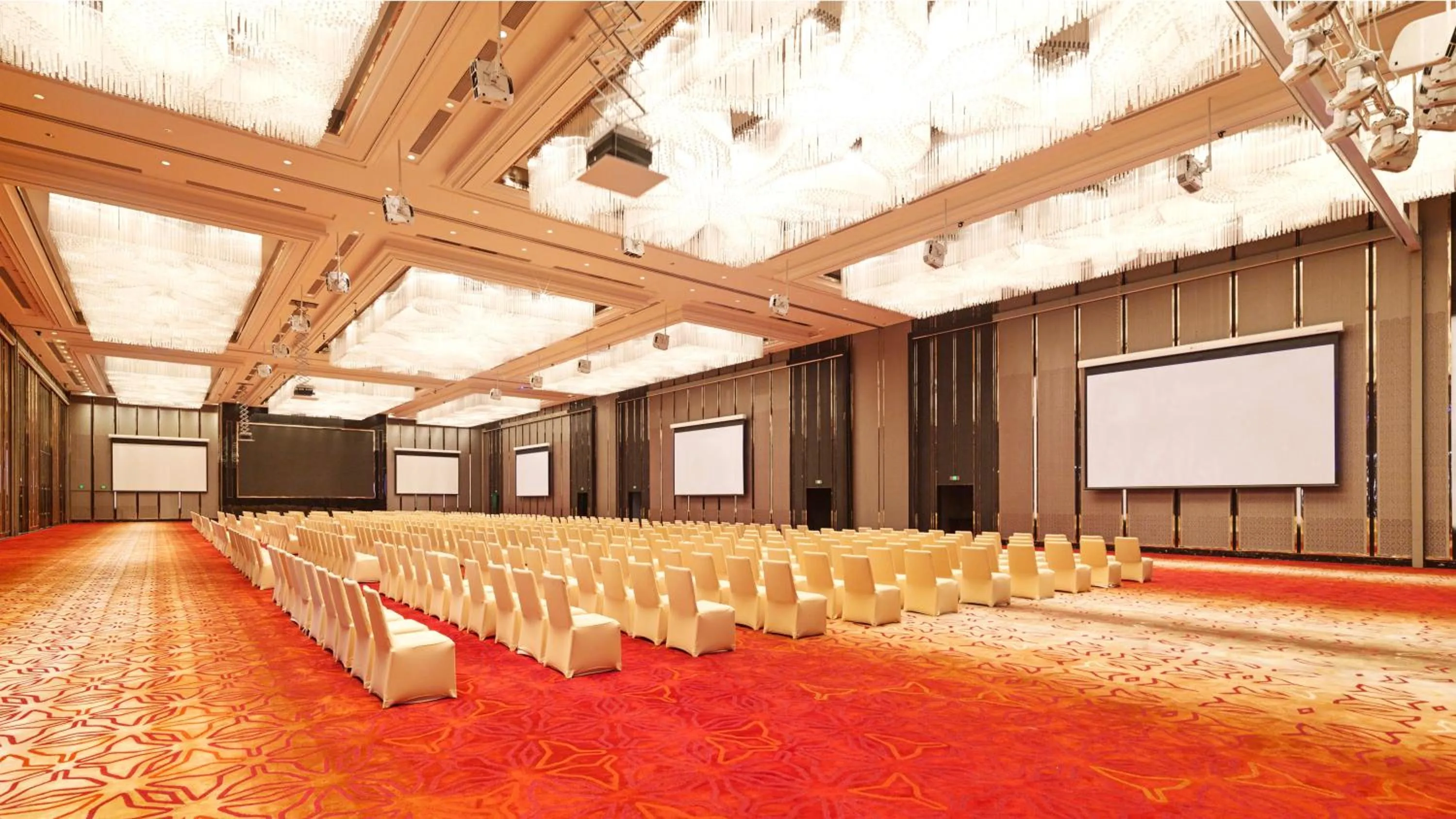 Banquet/Function facilities in InterContinental Guangzhou Exhibition Center by IHG