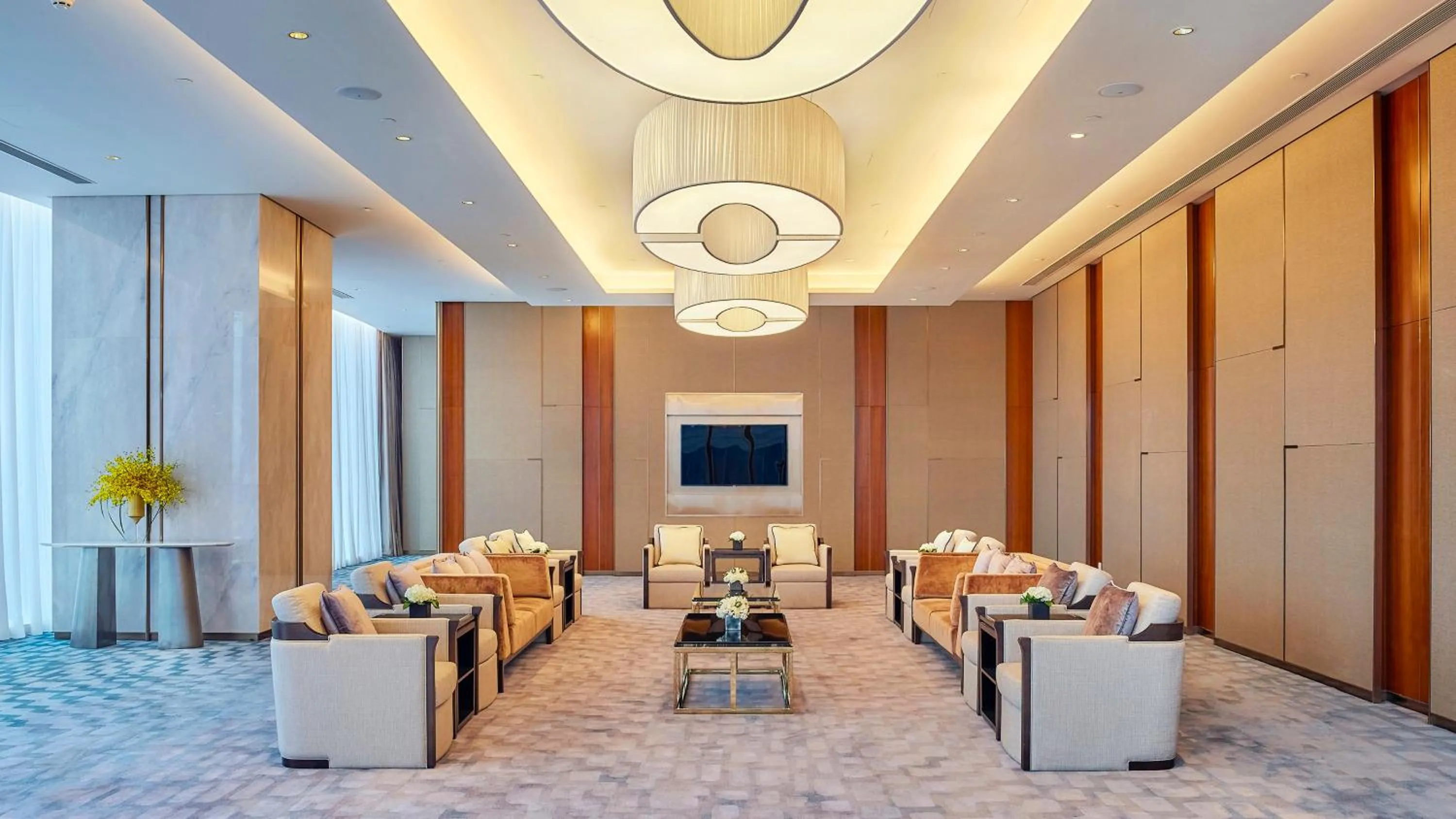 Meeting/conference room in InterContinental Guangzhou Exhibition Center by IHG