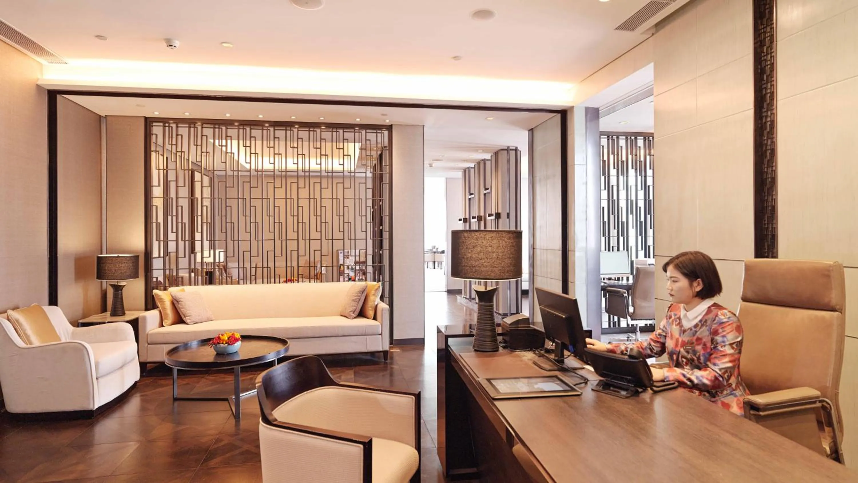 Business facilities in InterContinental Guangzhou Exhibition Center by IHG