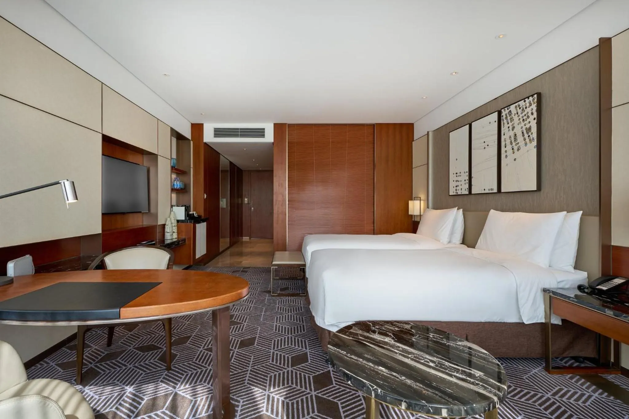 Photo of the whole room, Bed in InterContinental Guangzhou Exhibition Center by IHG