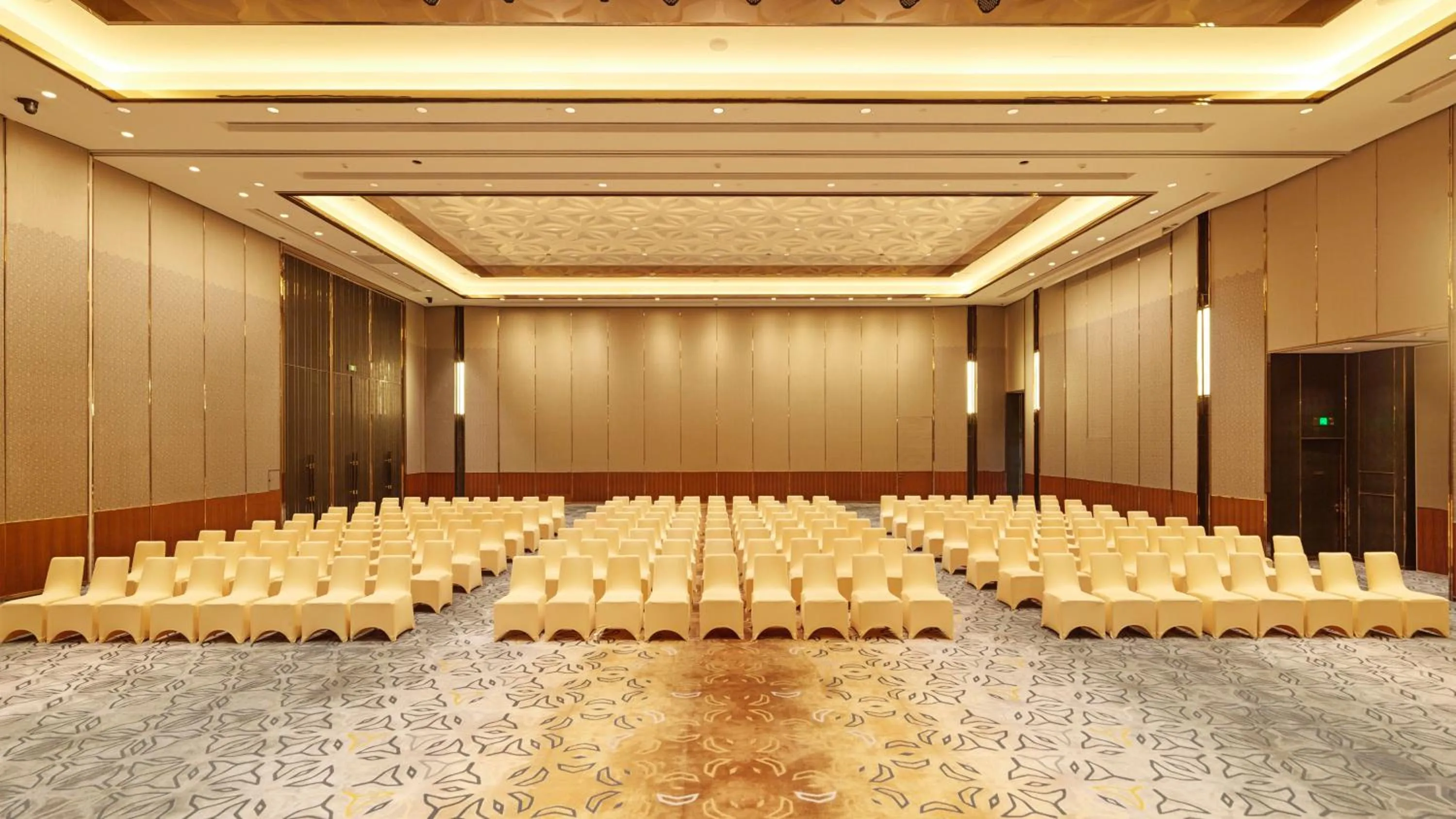 Banquet/Function facilities in InterContinental Guangzhou Exhibition Center by IHG