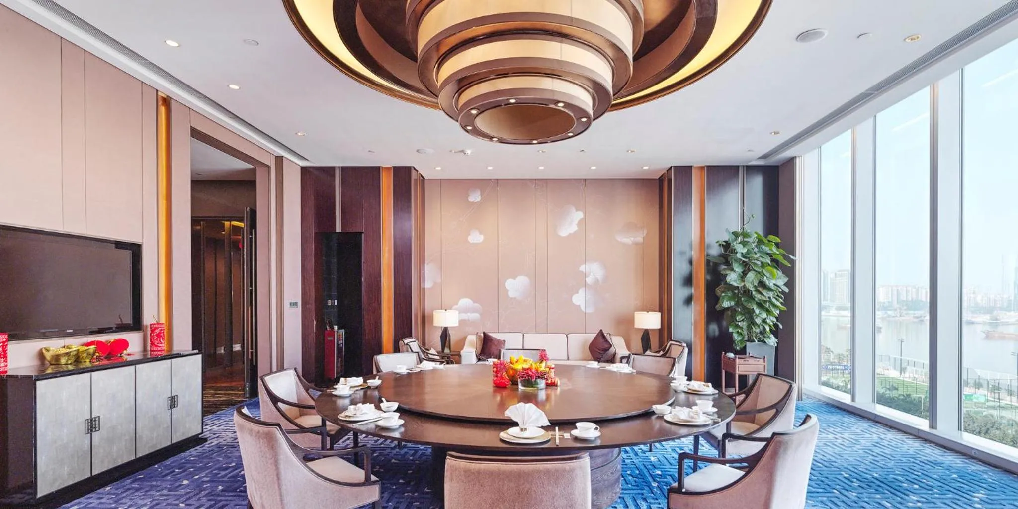 Restaurant/places to eat in InterContinental Guangzhou Exhibition Center by IHG