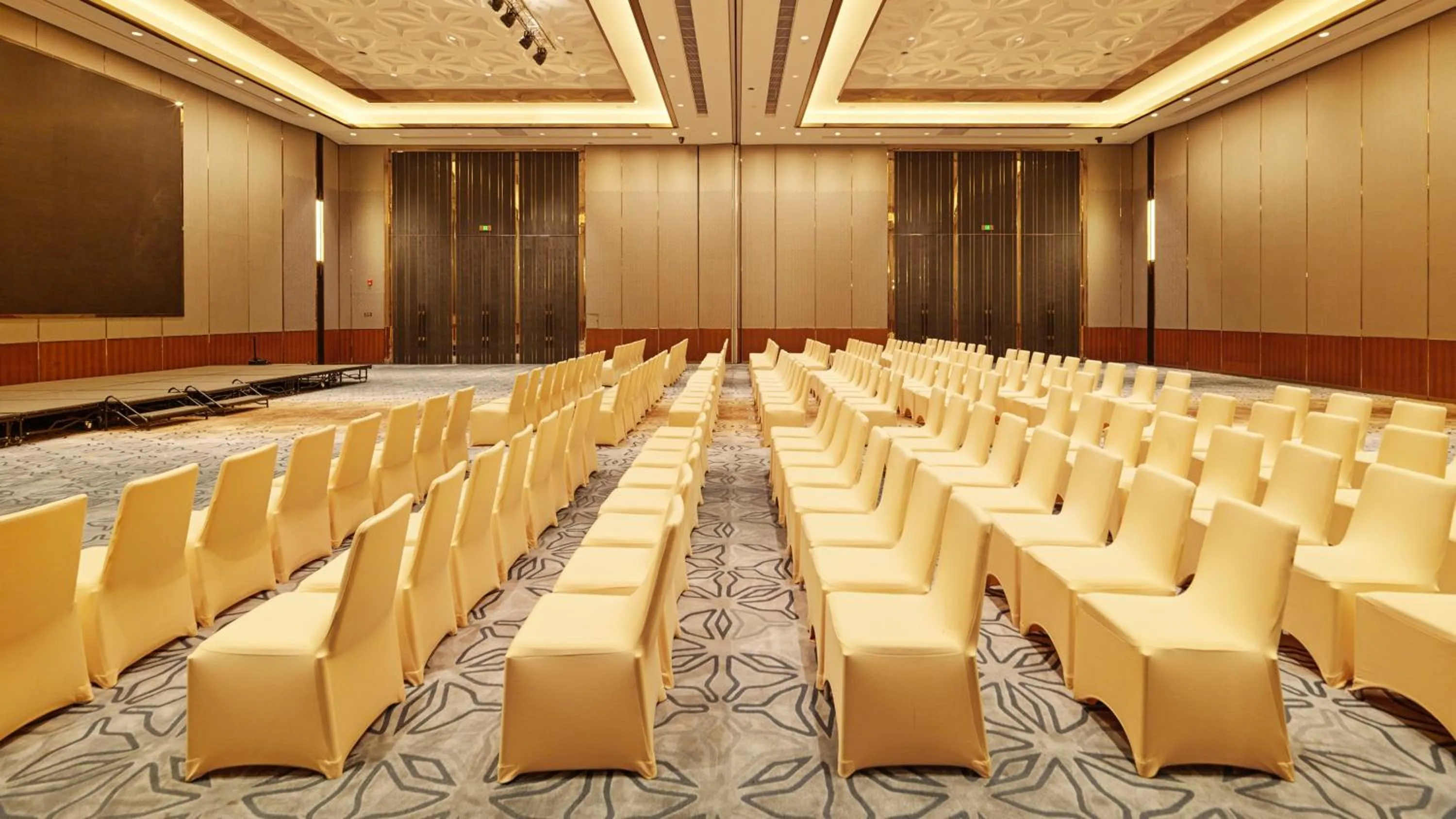 Banquet/Function facilities in InterContinental Guangzhou Exhibition Center by IHG