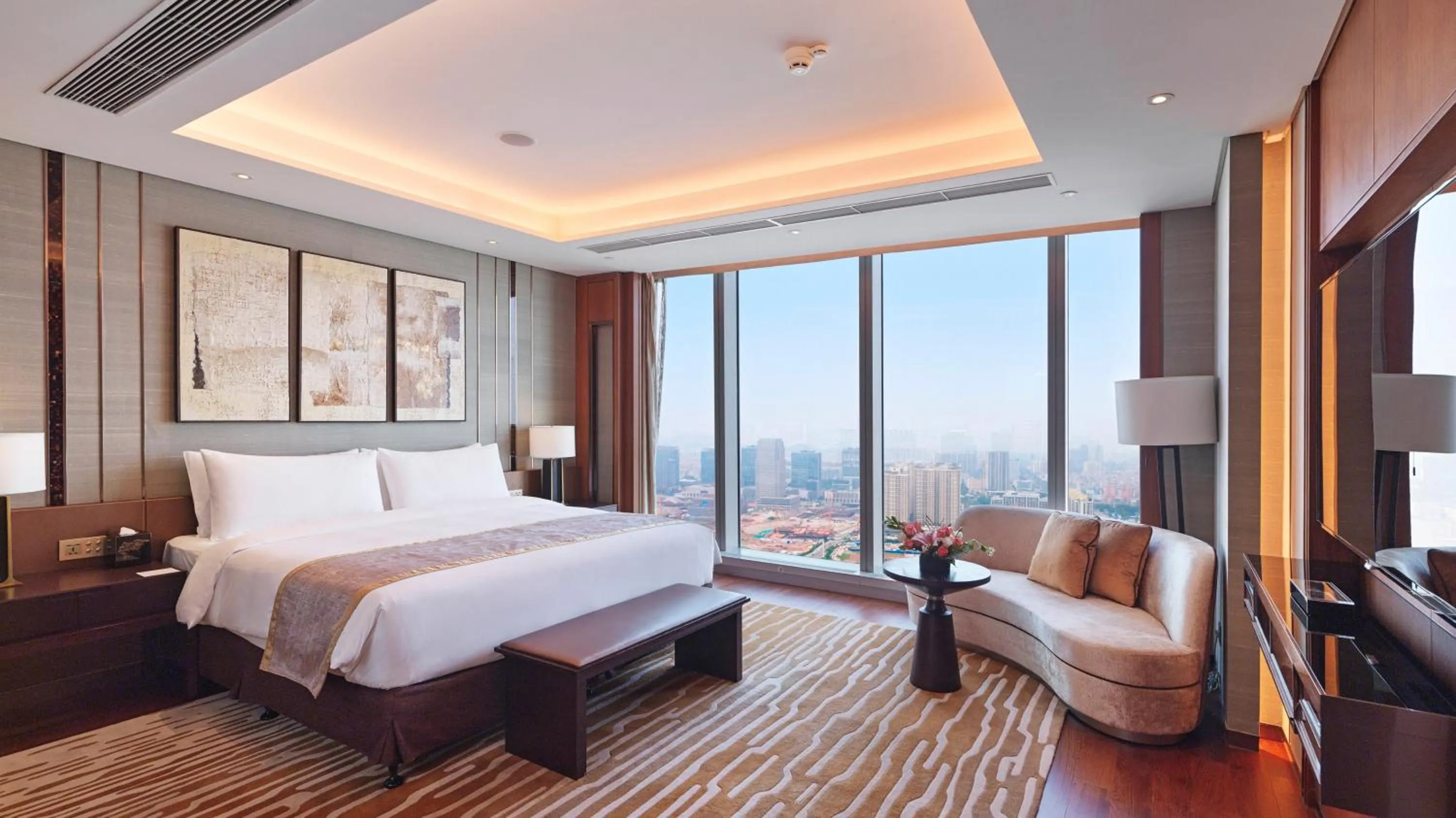 Bed in InterContinental Guangzhou Exhibition Center by IHG